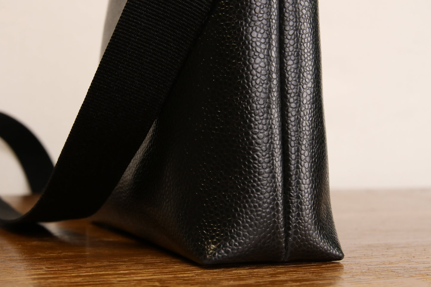 Origyn 04 - Plant-Based Vegan Leather Top Zip Handbag - Made with Plastic-Free MIRUM® - Velora Luxury Fashion