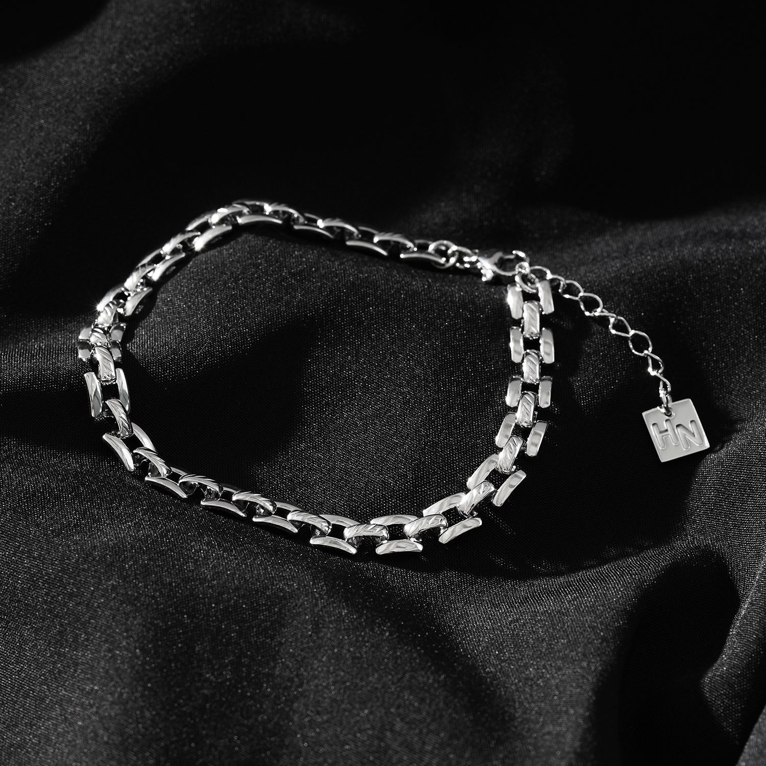 PROVINIA: Retro Watch Style Strap Bracelet in Silver - Velora