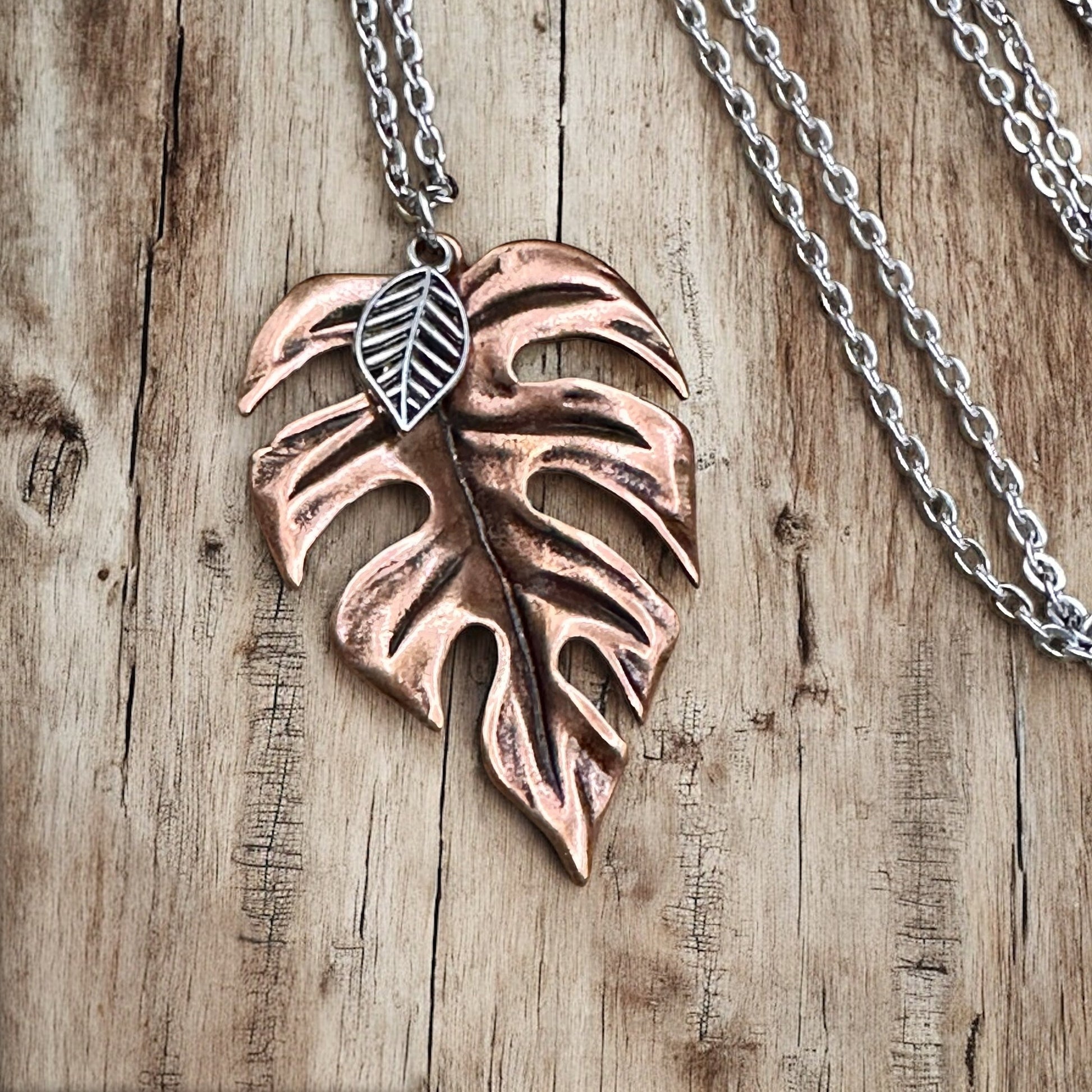 Palm Leaf Necklace - Velora Luxury Fashion