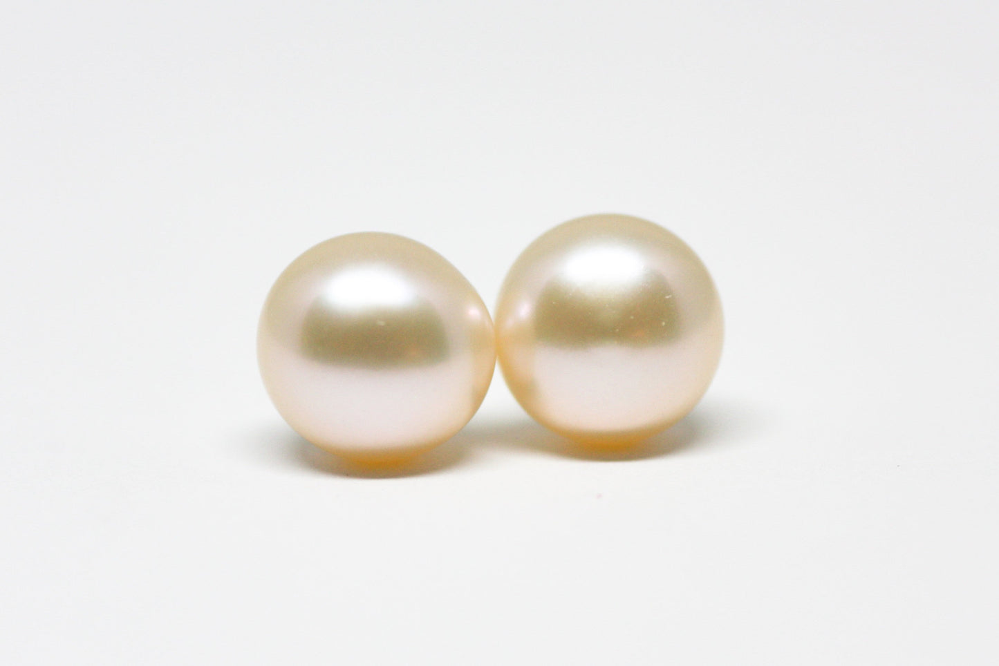 Peach Pink Pearl Stud Earrings 8mm - Velora Luxury Fashion