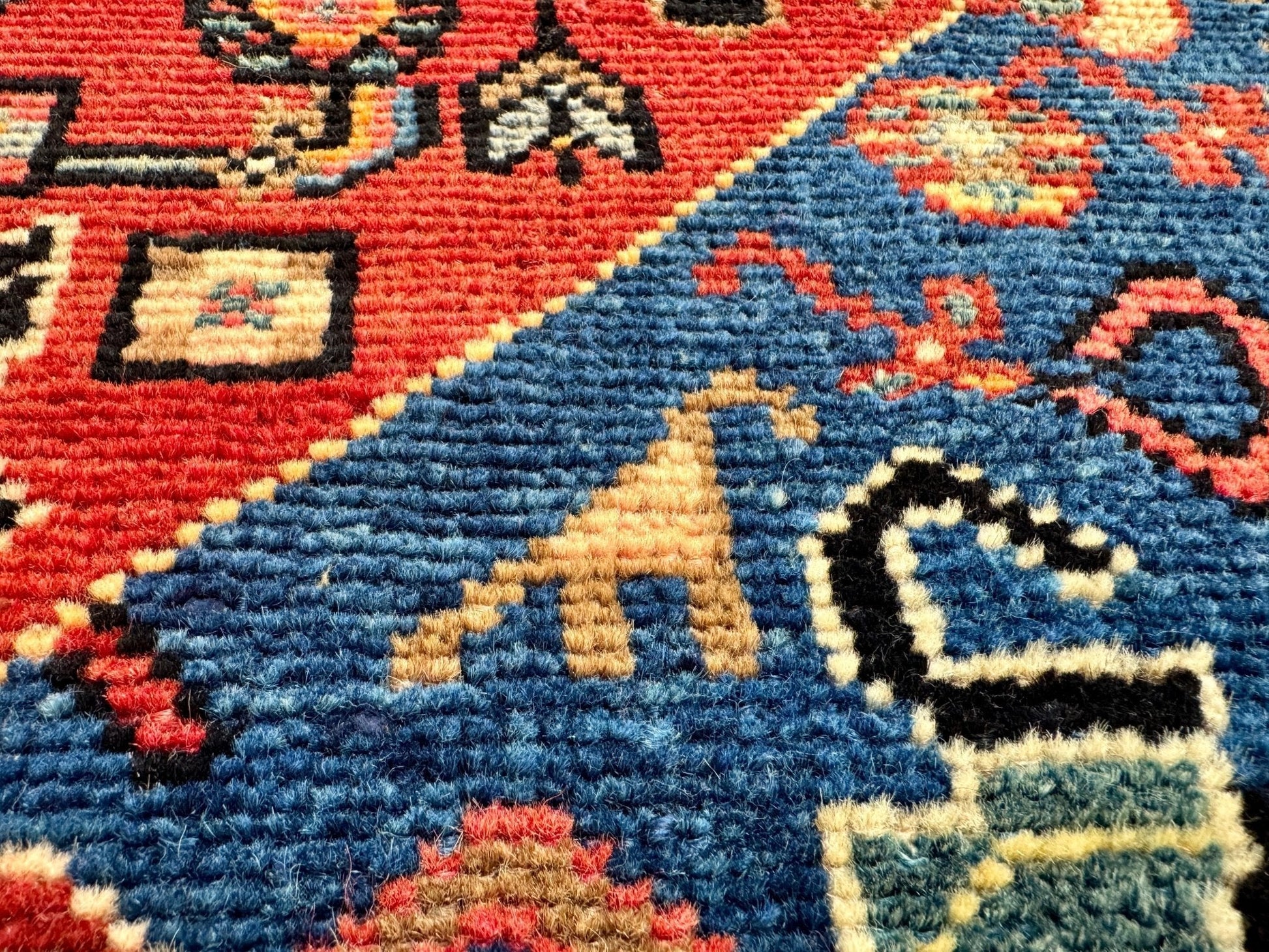 Persian Hamadan Rug | 2' 5” x 4' - Velora Luxury Fashion