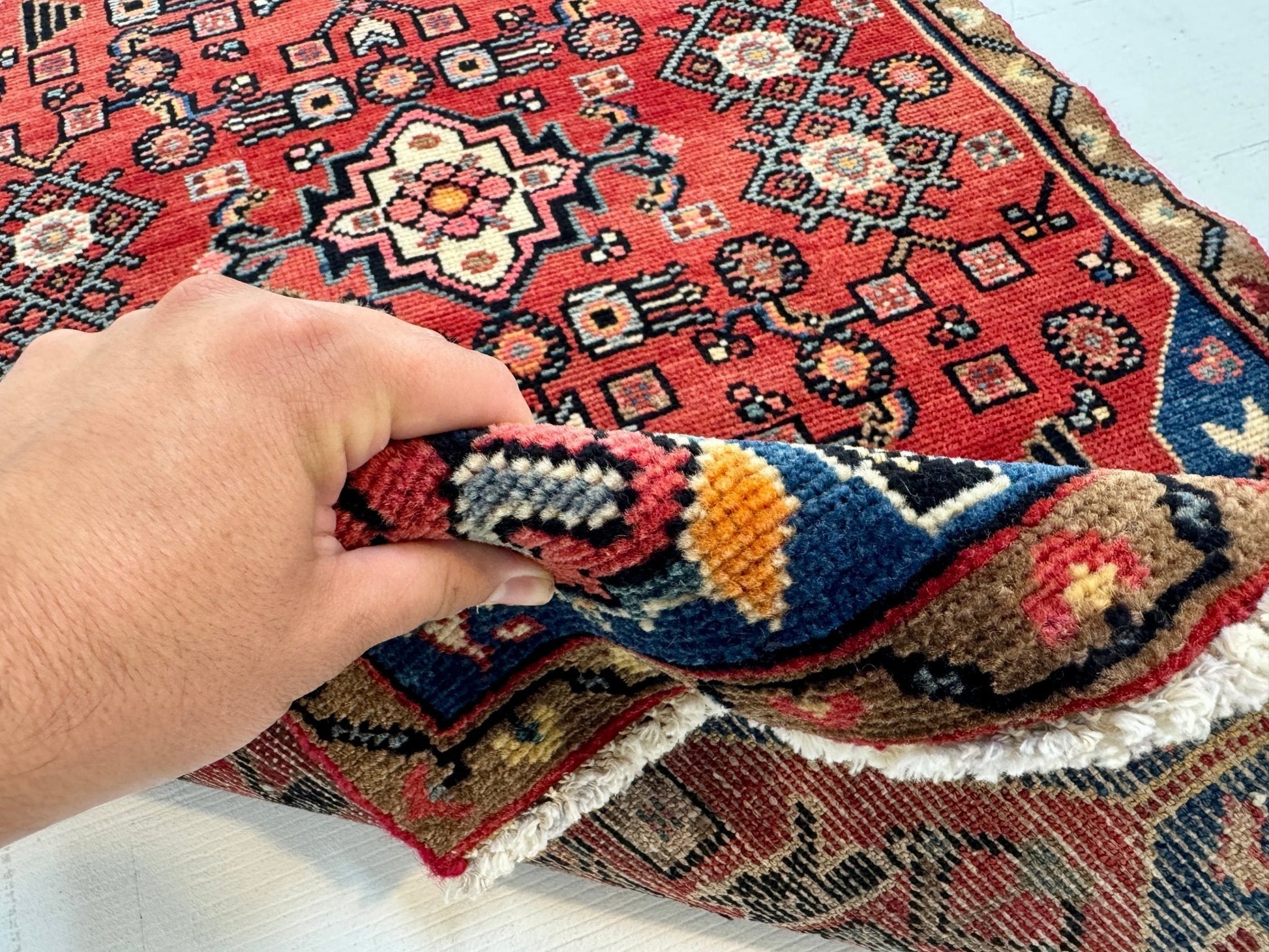 Persian Hamadan Rug | 2' 5” x 4' - Velora Luxury Fashion