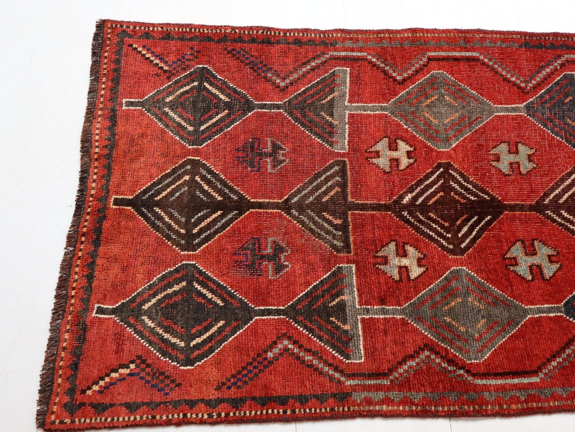 Persian Luri Runner Rug | 3' 1” x 8' 8" - Velora Luxury Fashion