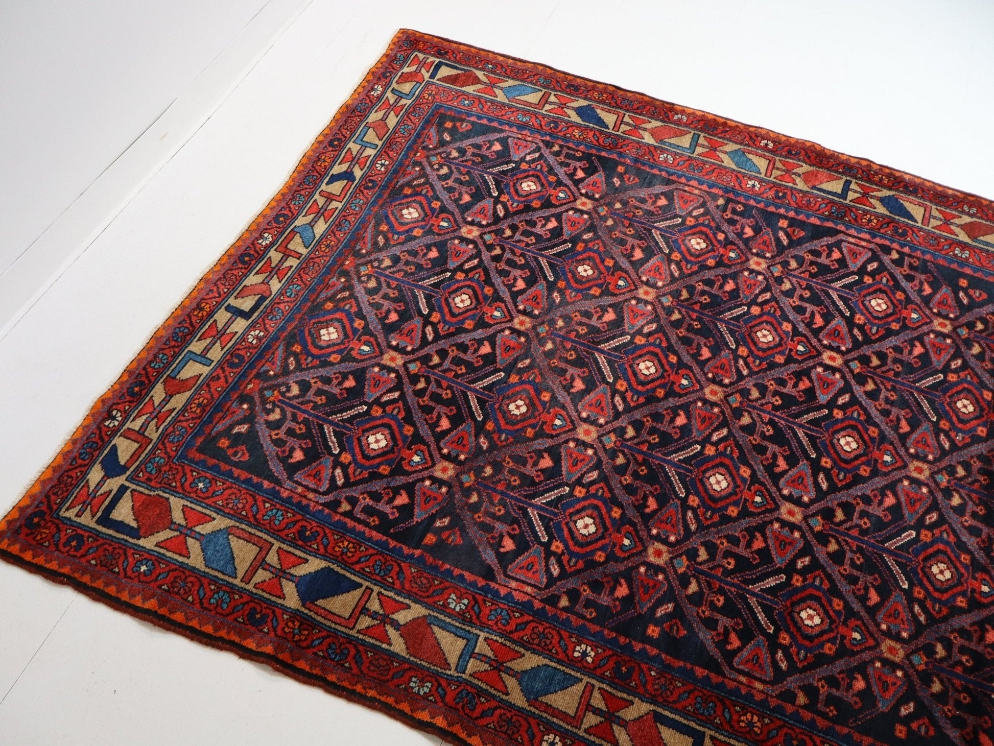 Persian Nahavand Rug | 5' 2" x 10' 8" - Velora Luxury Fashion