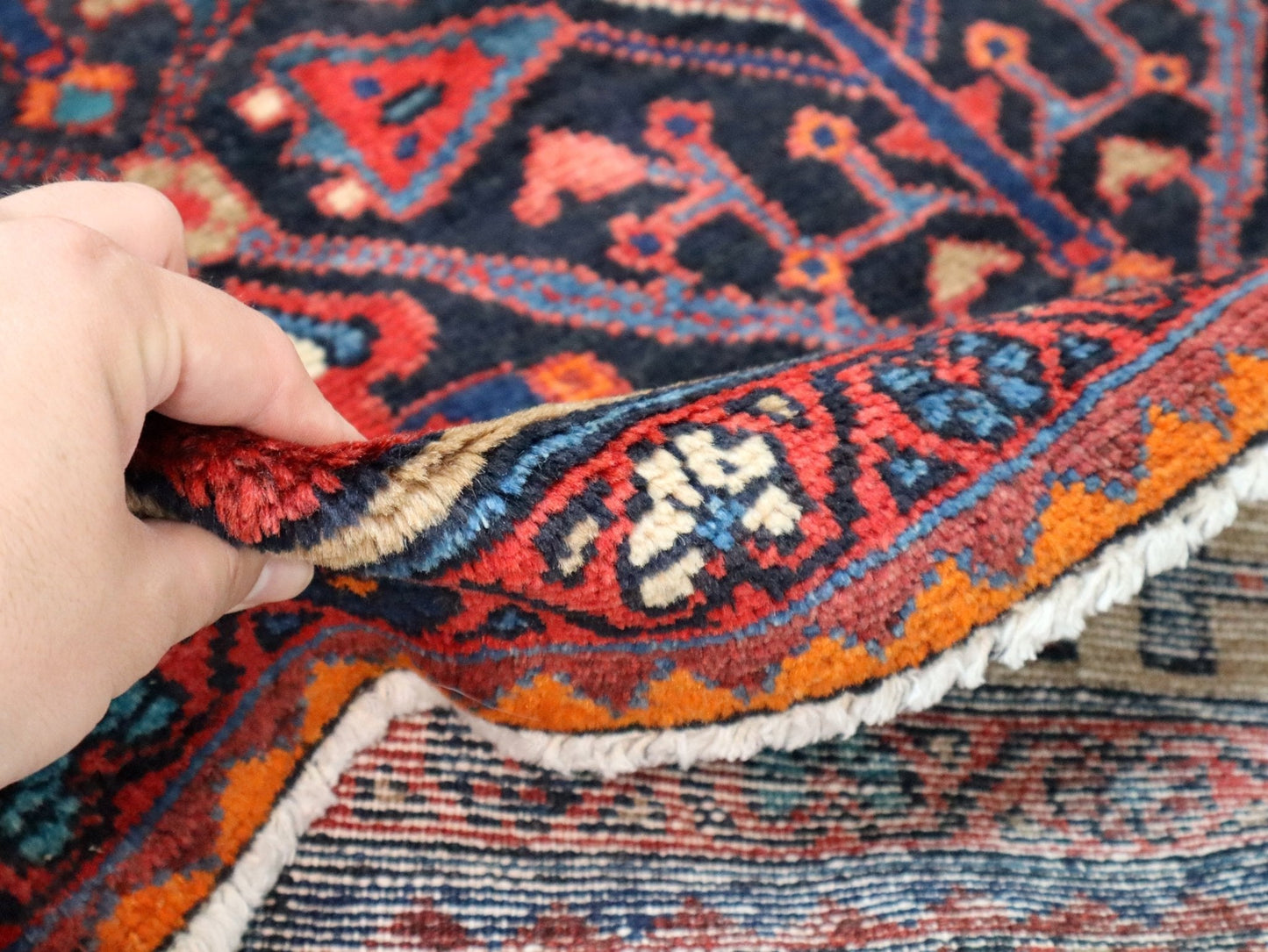 Persian Nahavand Rug | 5' 2" x 10' 8" - Velora Luxury Fashion