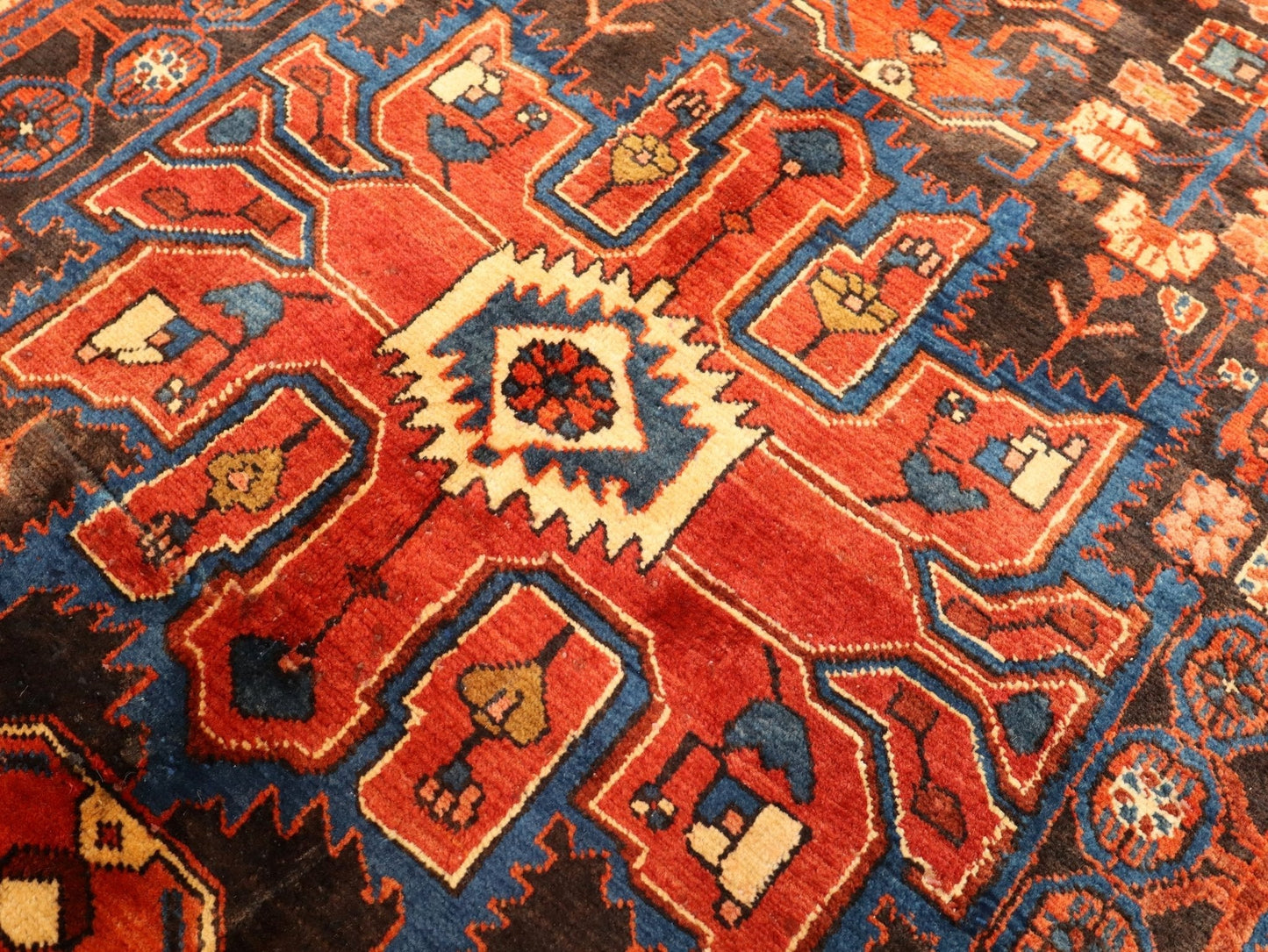 Persian Nahavand Rug | 5' 5” x 9' 7" - Velora Luxury Fashion