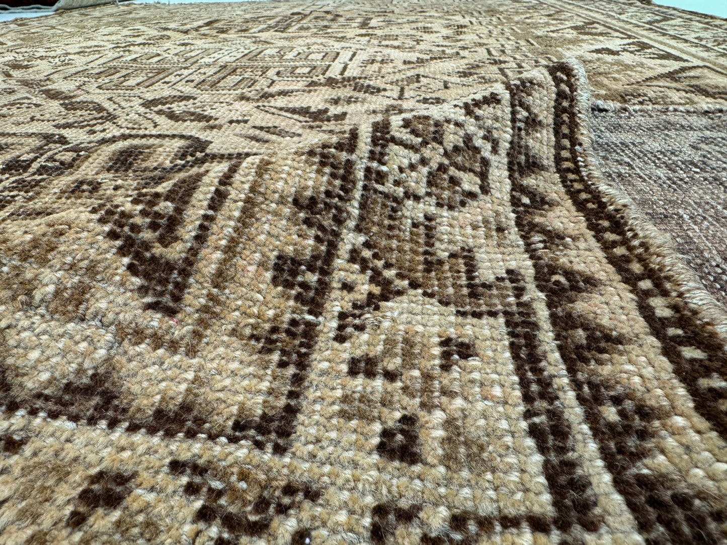 Persian Shiraz Rug | 5' 5” x 7' 11" - Velora Luxury Fashion