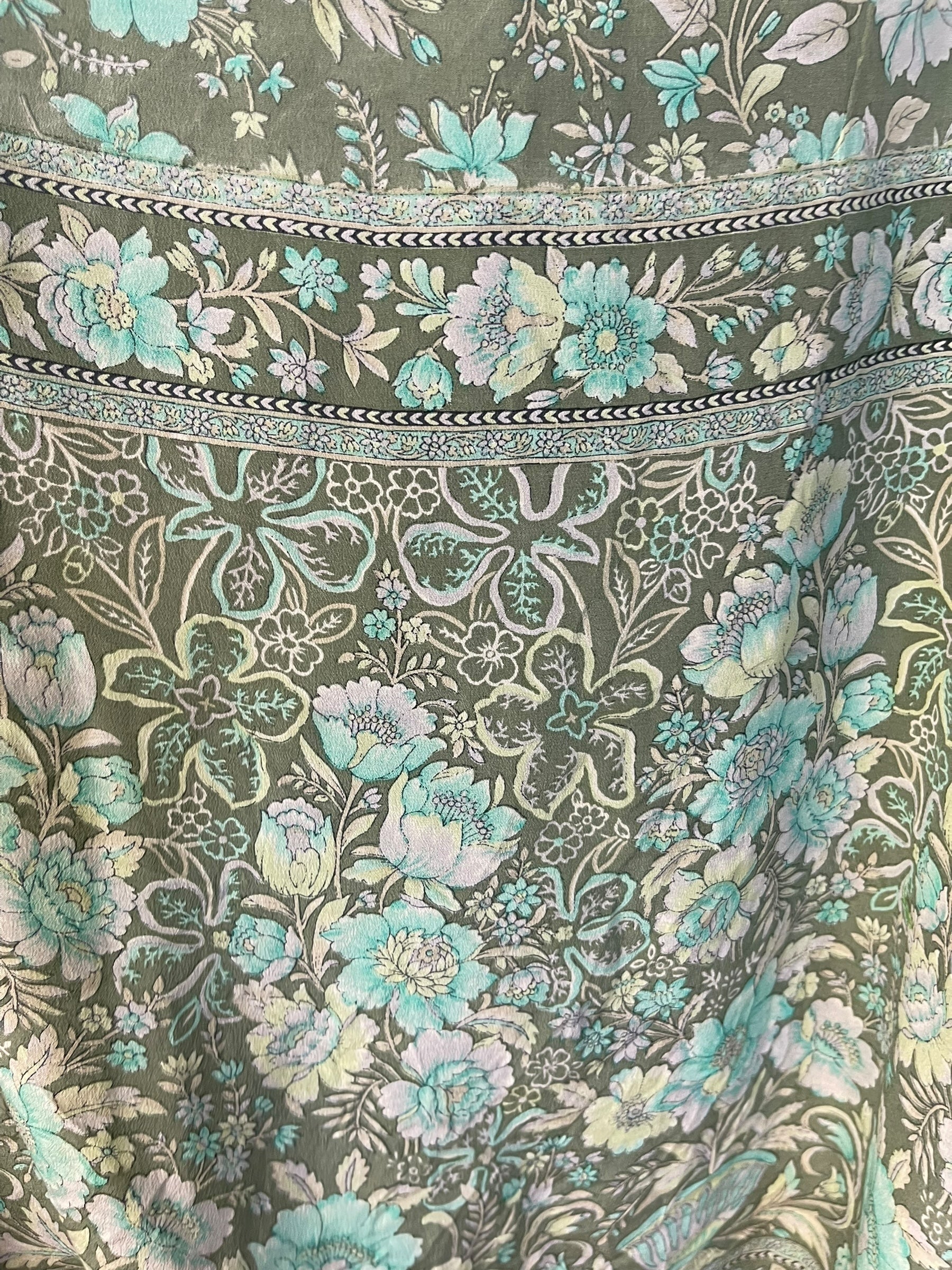 PRC6871 Avatar Pure Silk Cardigan - Velora