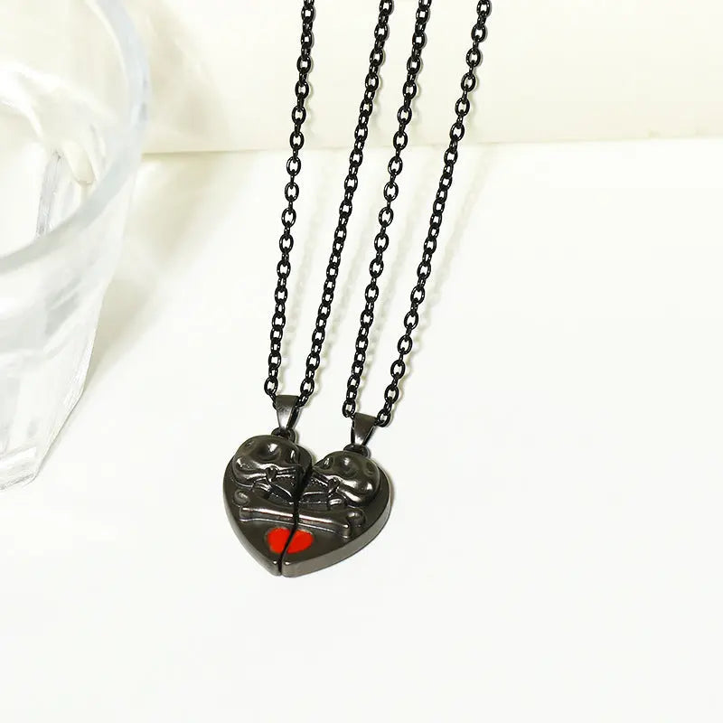 Punk Retro Skull Pendant Halloween Necklace Heart-shaped Magnetic Stitching Love Skull Couple Necklace - Velora