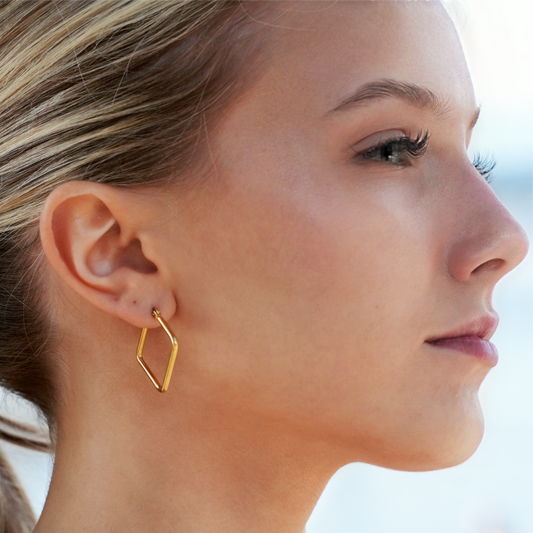 REILYNN Small Square Shaped Hoops. In Gold & Silver. - Velora