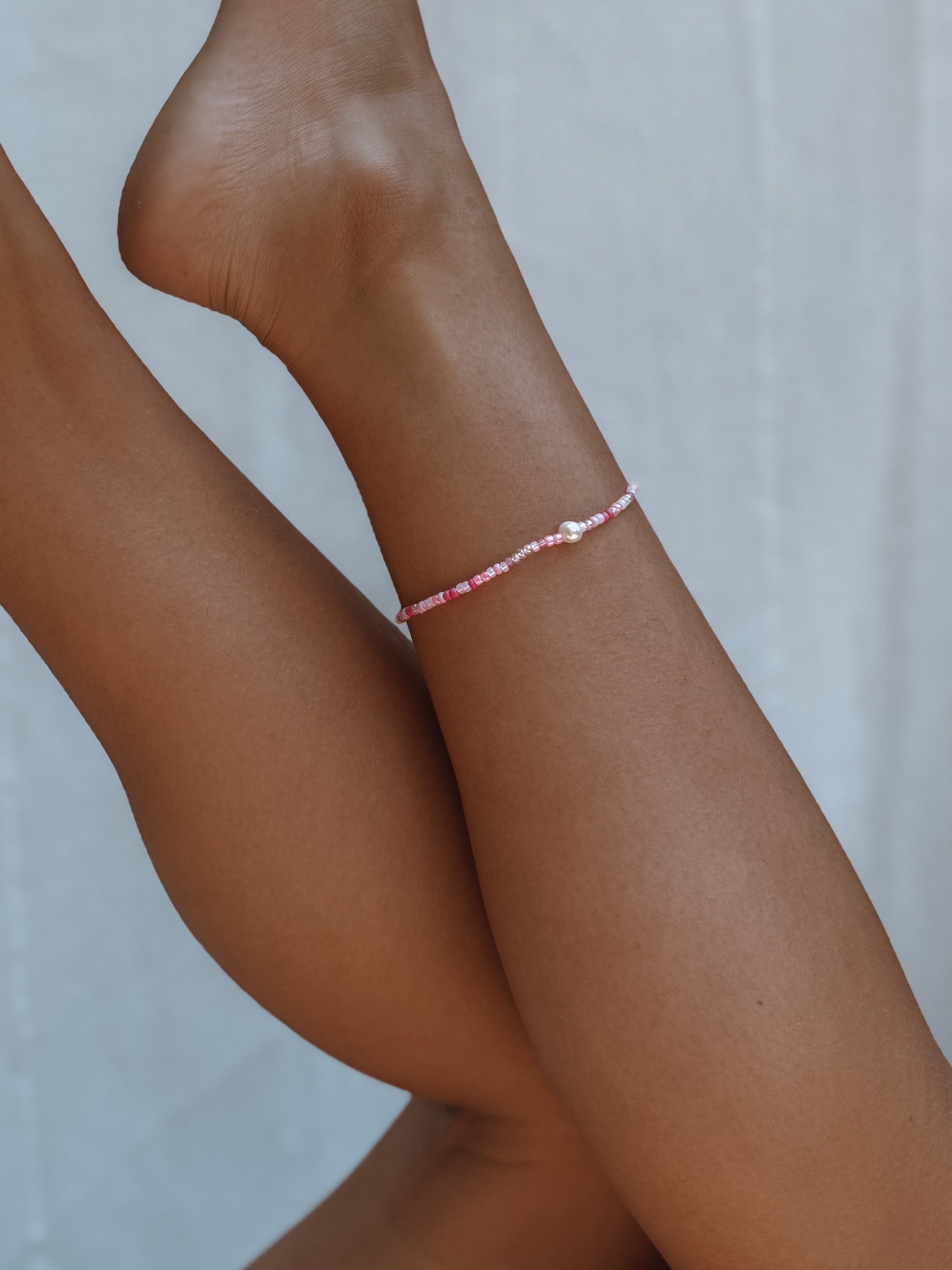 RUN FOR THE CURE ANKLET - Velora Luxury Fashion