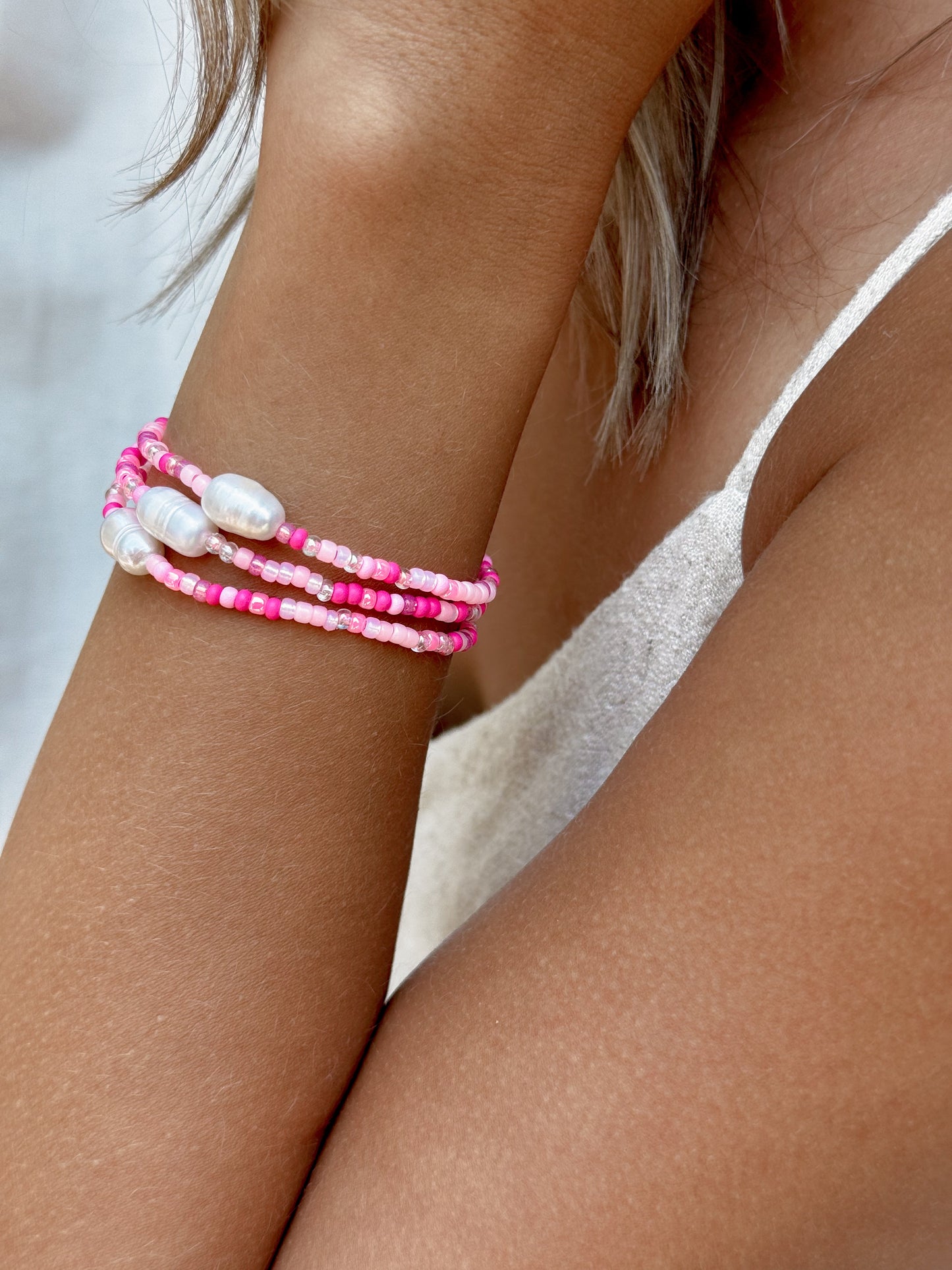 RUN FOR THE CURE PINK BRACELET - Velora Luxury Fashion