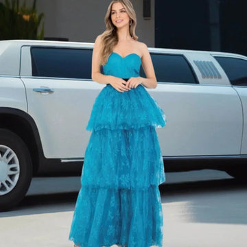 Robe dentelle ceinture noire