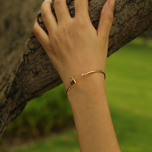 SERRATURA Bracelet - Velora Luxury Fashion