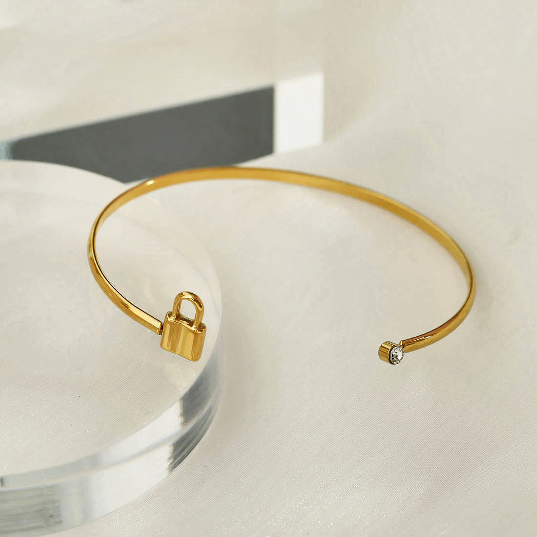 SERRATURA Bracelet - Velora Luxury Fashion