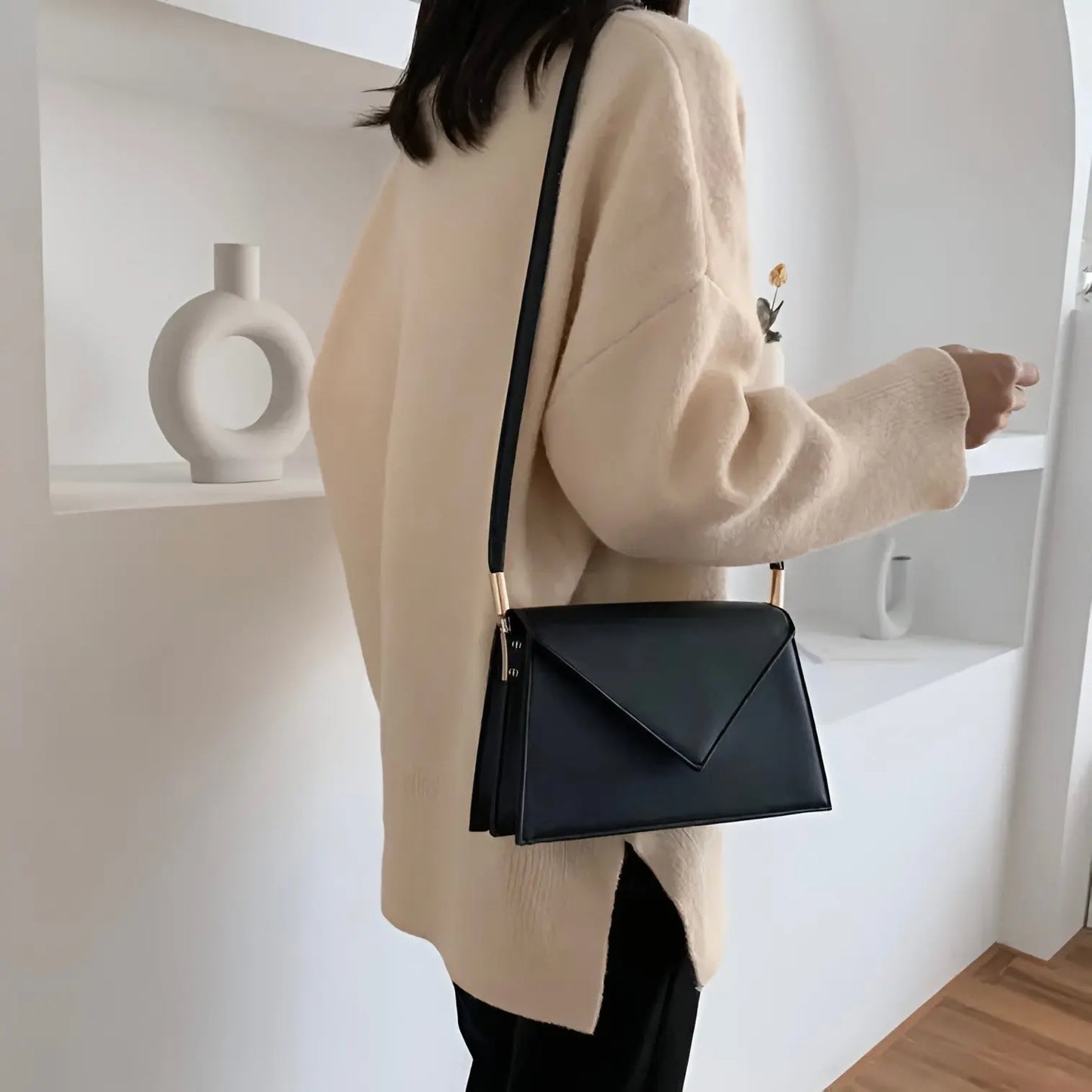 SOHO - Elegant Leather Envelope Crossbody Bag – Classic Black & Terracotta Brown - Velora Luxury Fashion