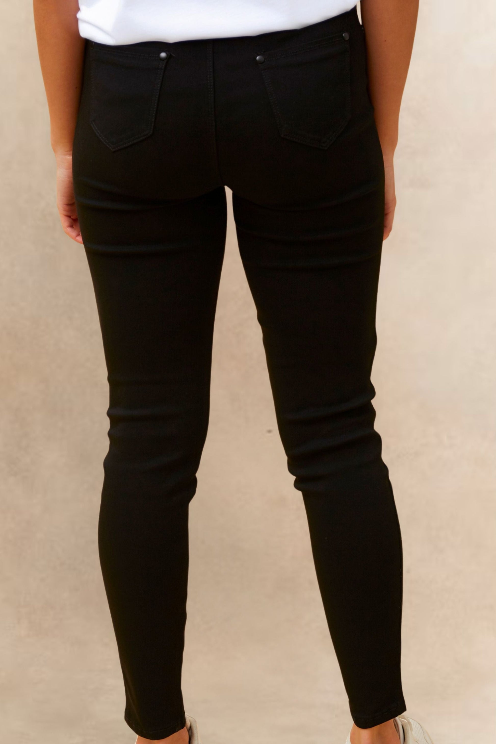 Sandra Black Stretch Skinny Pants Pull-On Jegging Style - Velora Luxury Fashion