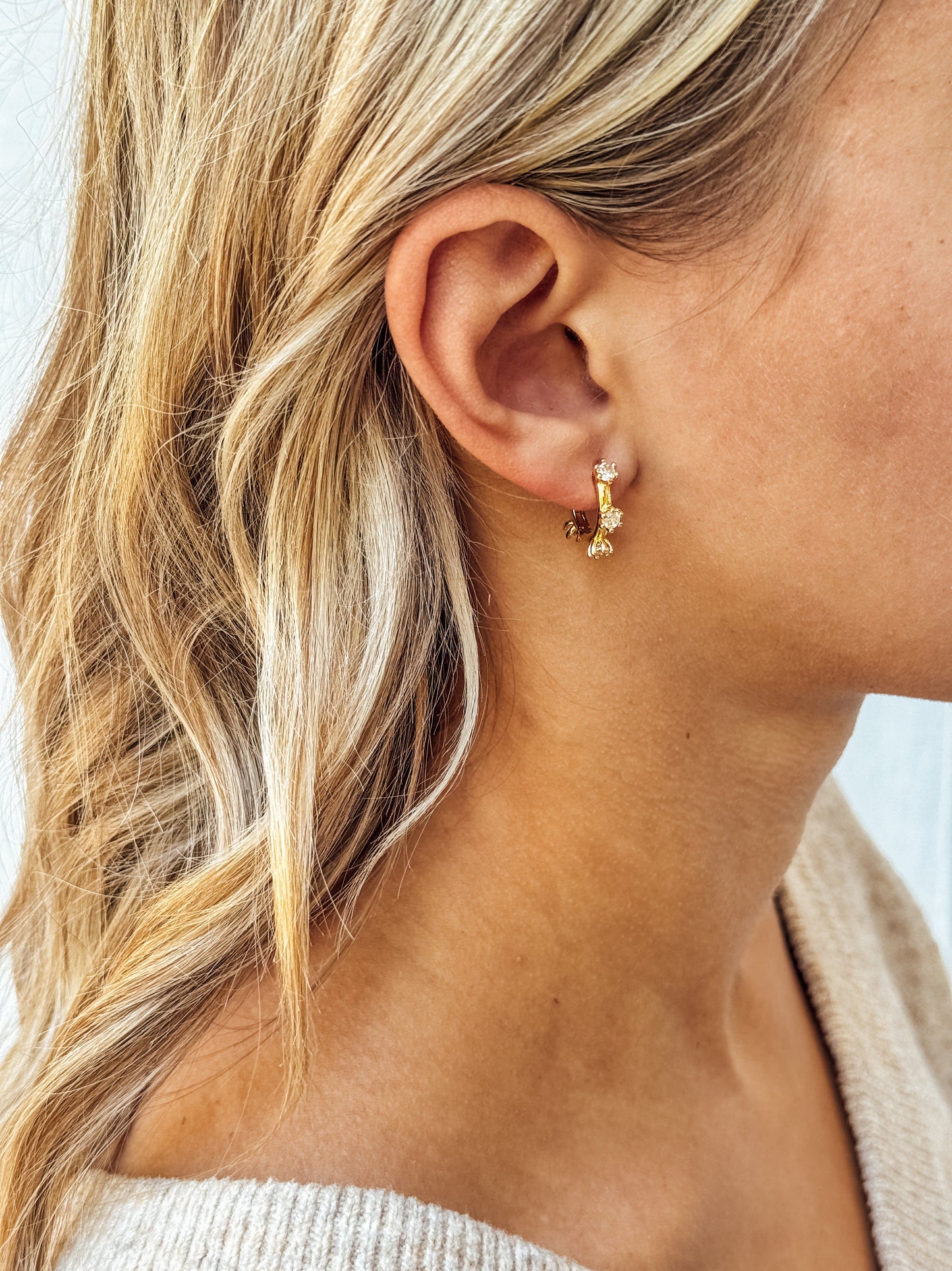 Savannah Huggie Earrings - Velora Luxury Fashion