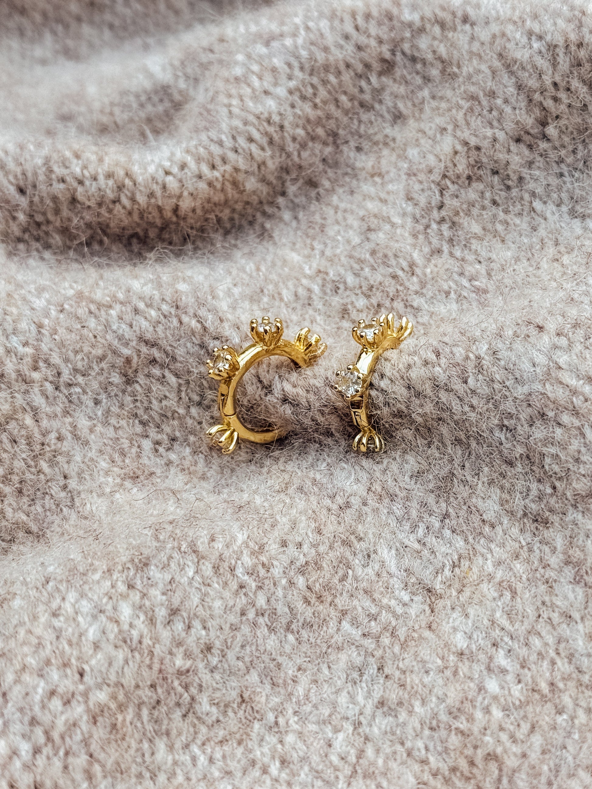 Savannah Huggie Earrings - Velora Luxury Fashion