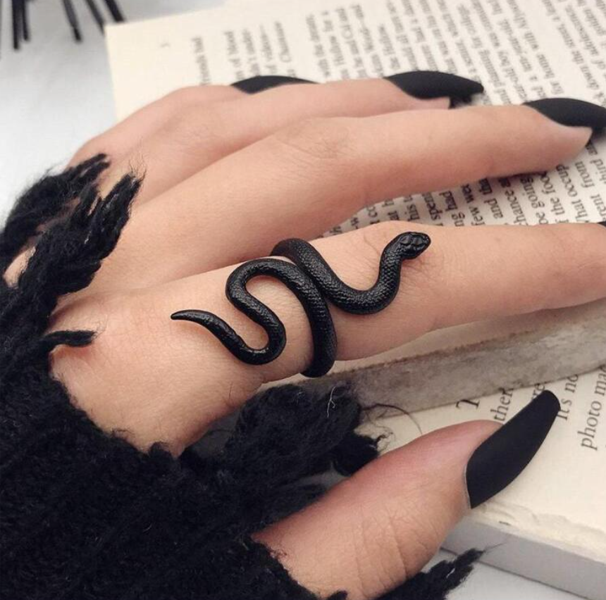 Black Snake Ring - Velora