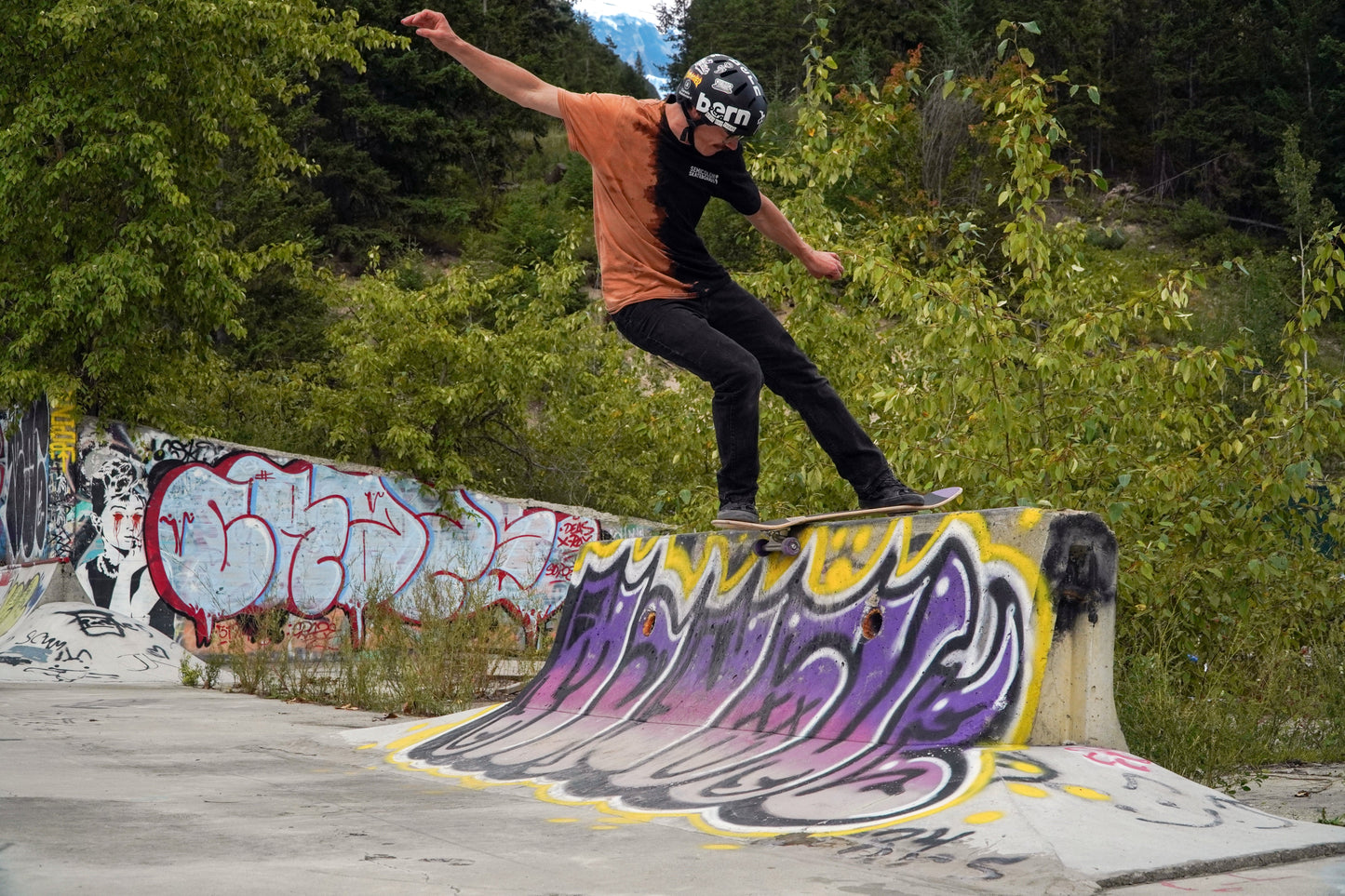 Dark To Light Tee - Velora