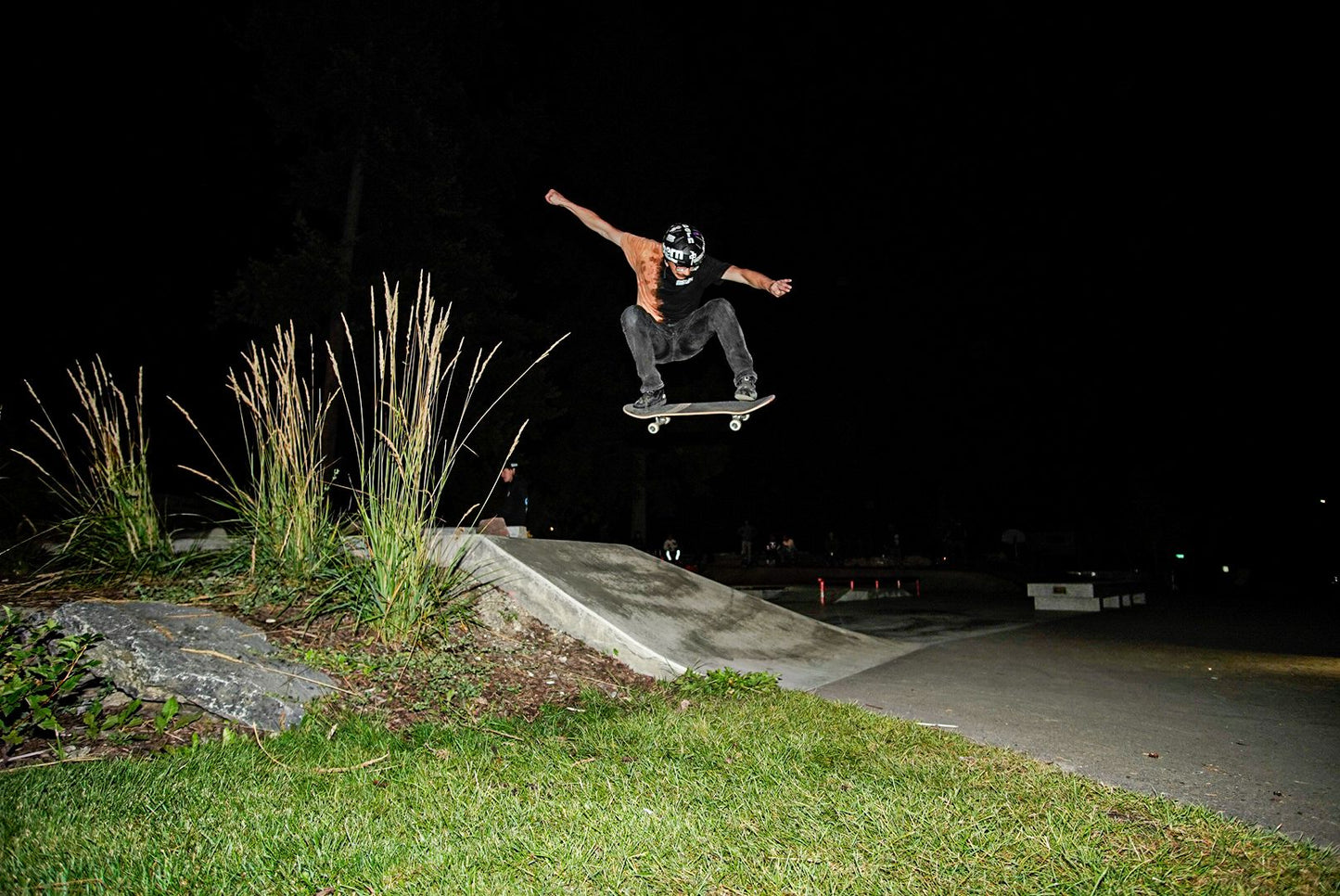 Dark To Light Tee - Velora