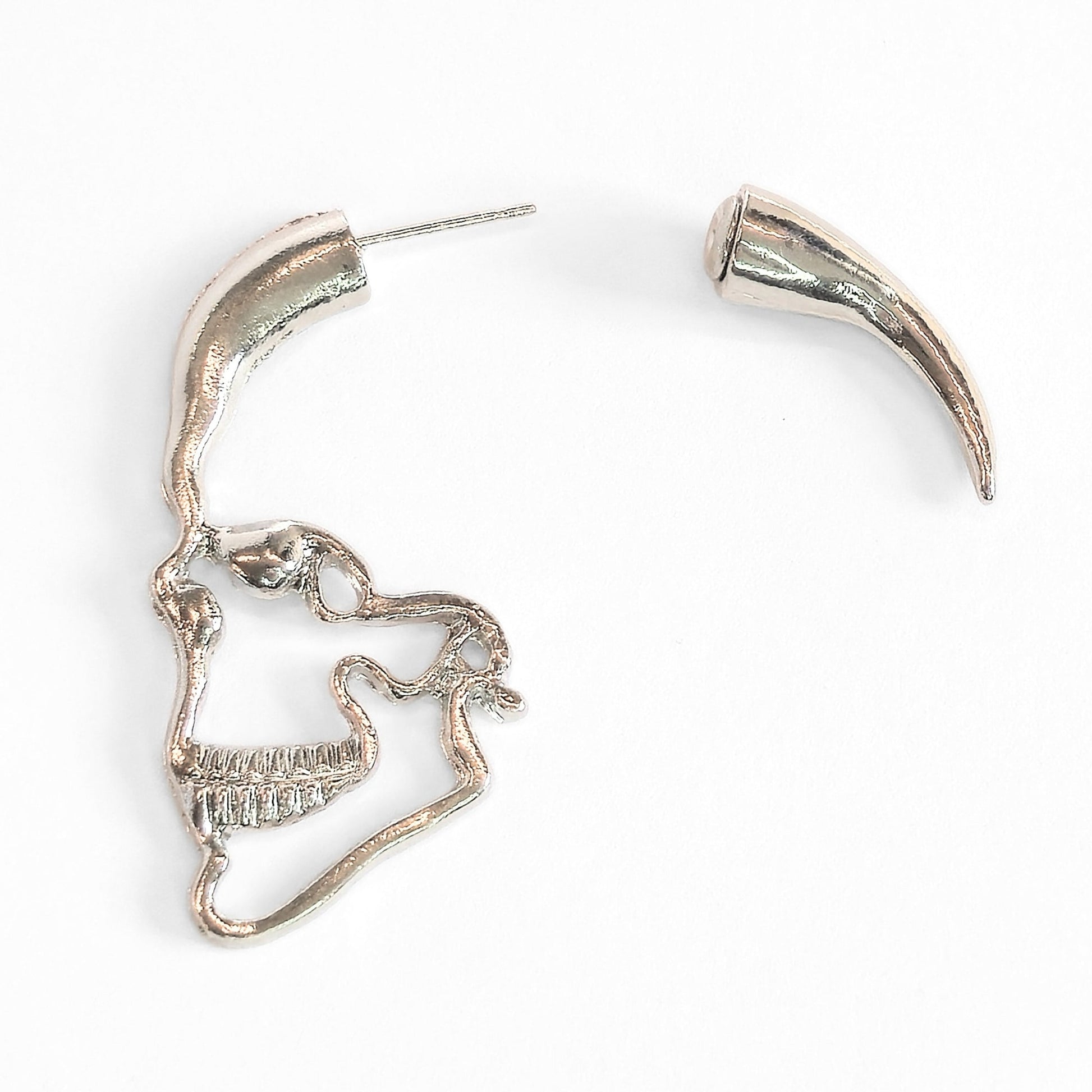 Spiked Skull Earrings - Velora