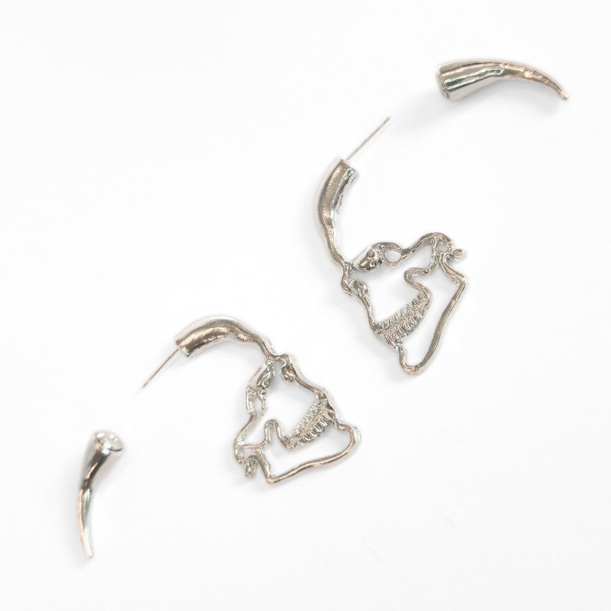 Spiked Skull Earrings - Velora