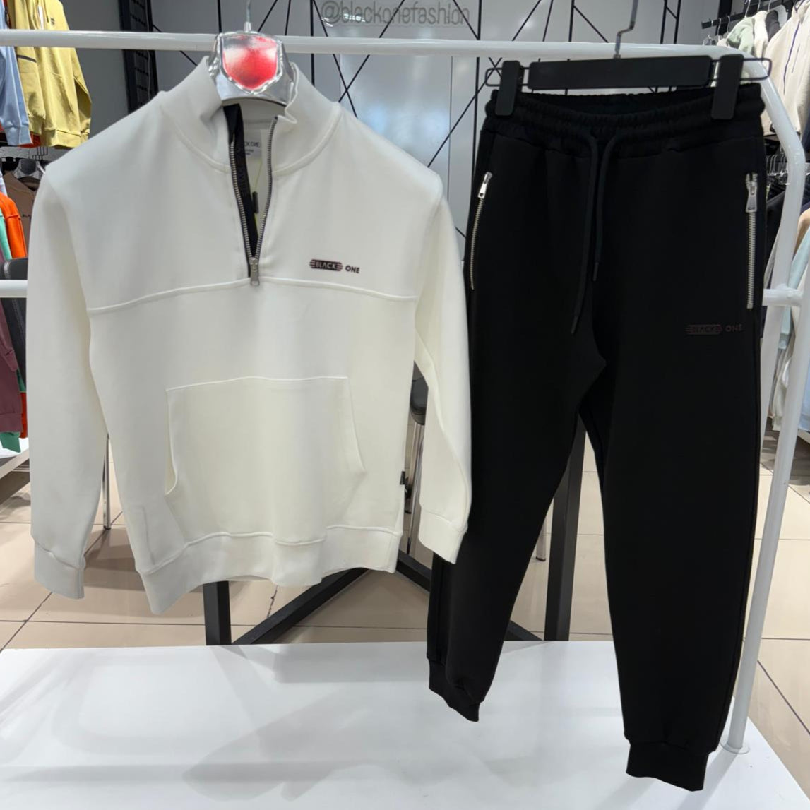 Sports One Unisex Joggers Set - Velora Luxury Fashion