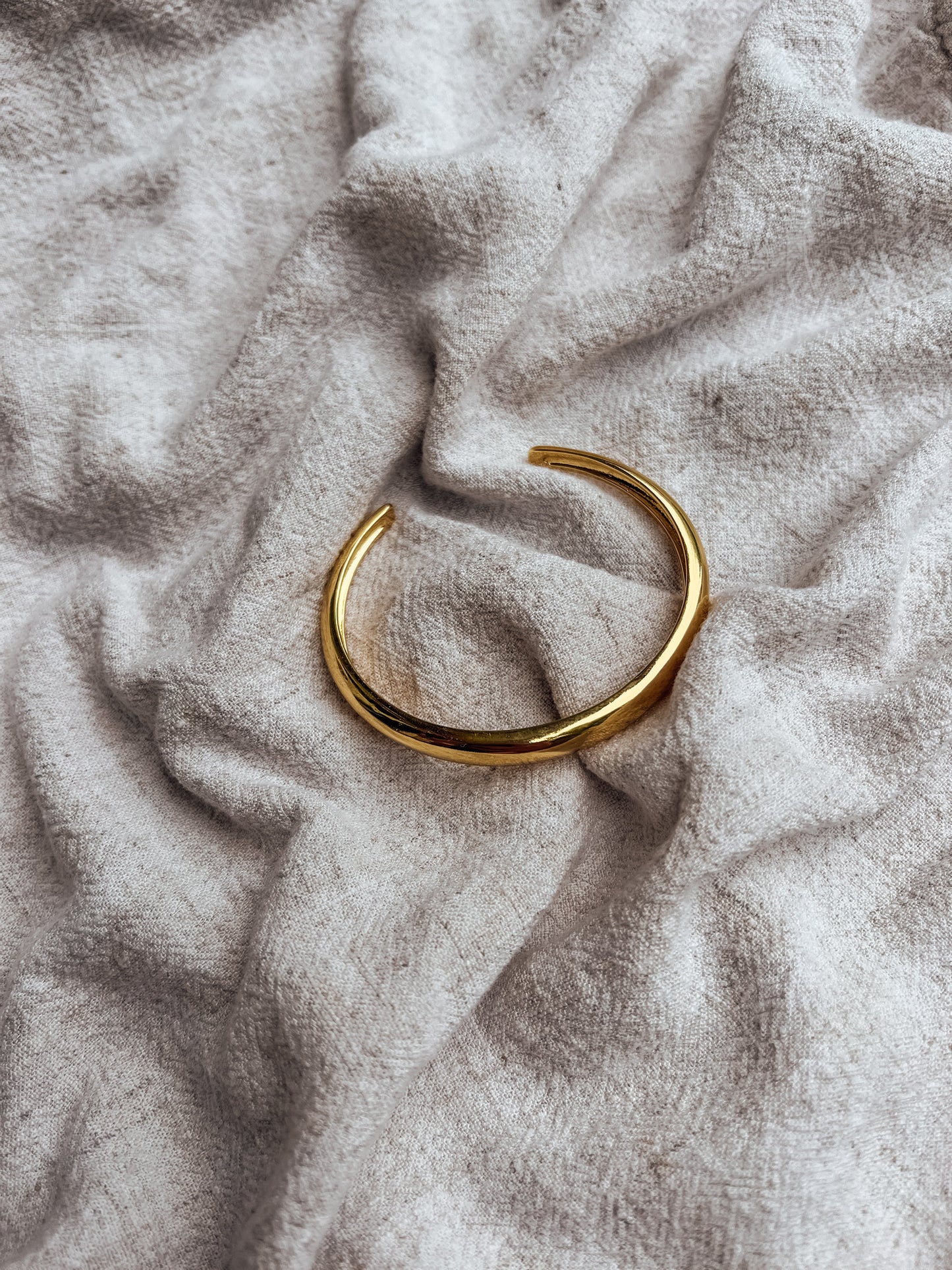 St. Laurent Bangle - Velora Luxury Fashion