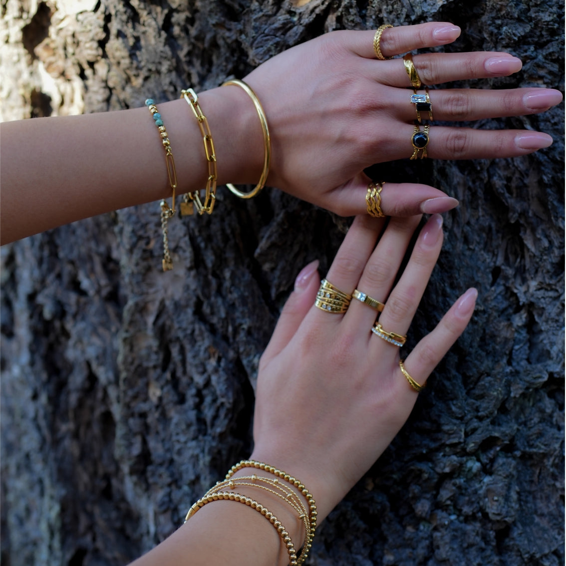 Style BARGARH: Classic Style Gold Bangle - Velora Luxury Fashion