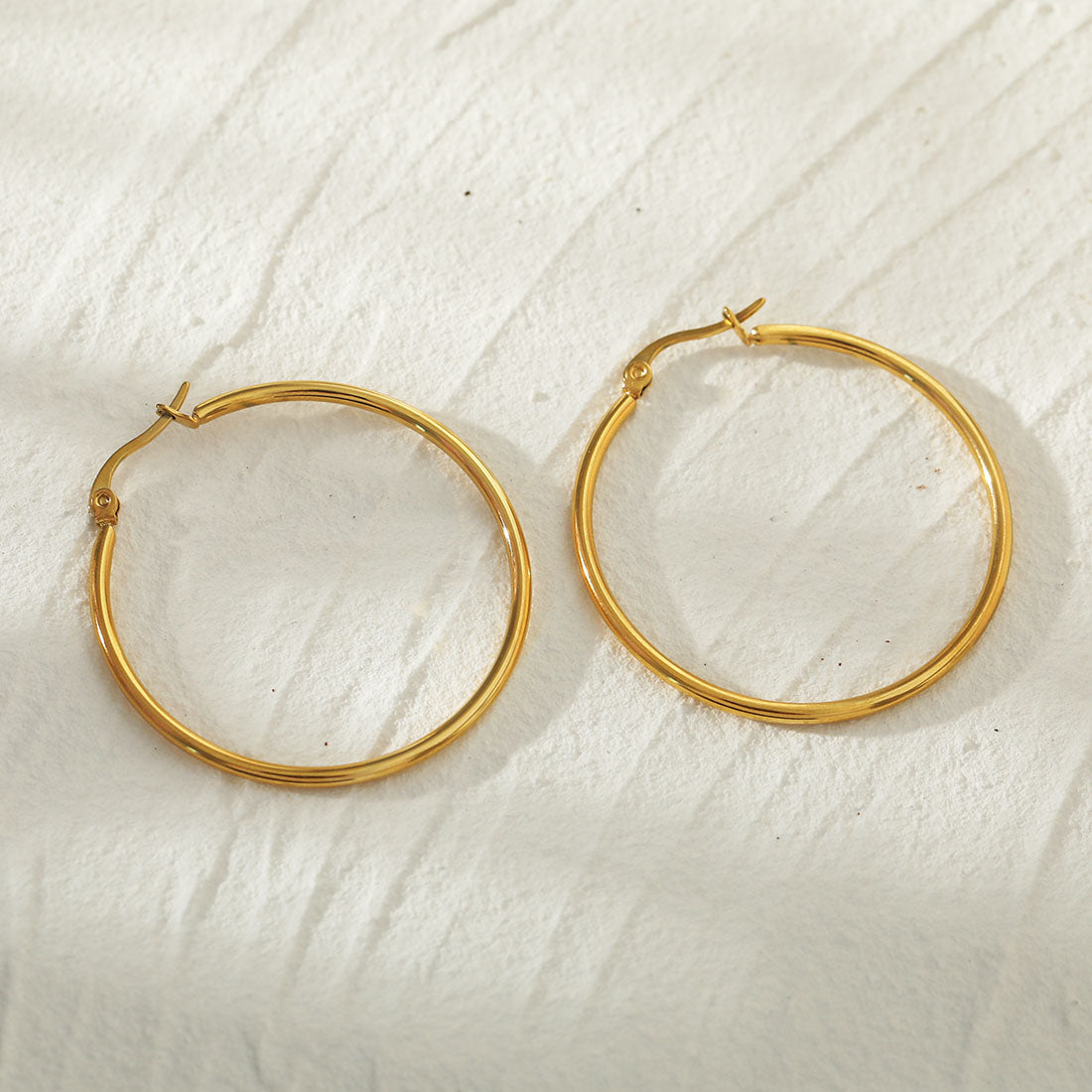 Style BIANCA Gold: Classic Essential Everyday Basic Round Gold Hoops. Available in 7 Sizes - 1cm to 6cm - Velora Luxury Fashion