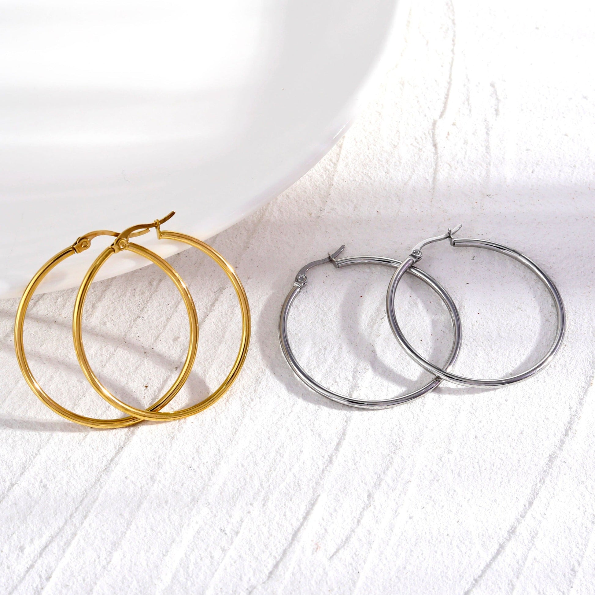 Style BIANCA Gold: Classic Essential Everyday Basic Round Gold Hoops. Available in 7 Sizes - 1cm to 6cm - Velora Luxury Fashion
