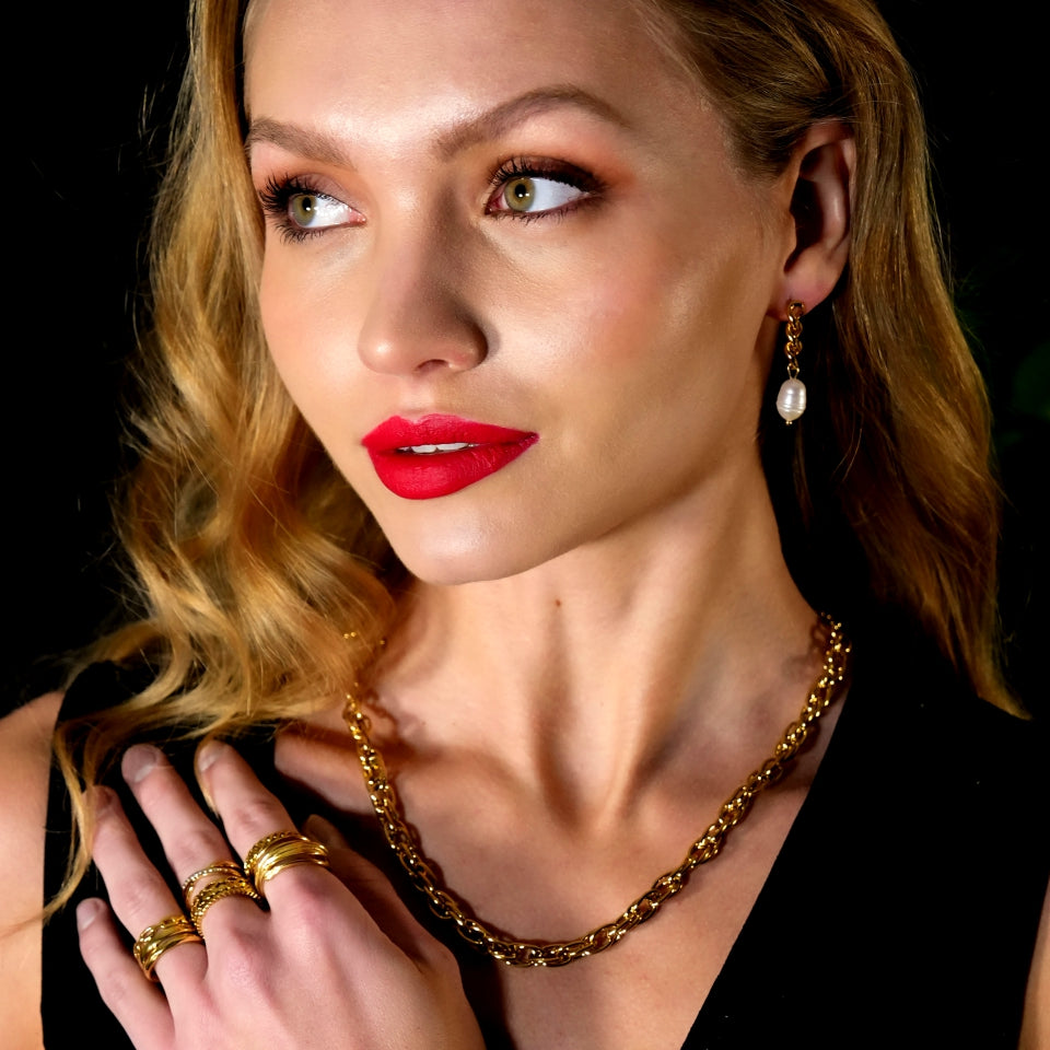 Style CHOLET: Chunky Intricate Multi-Link Chain with Circle & T-Stopper - Velora Luxury Fashion