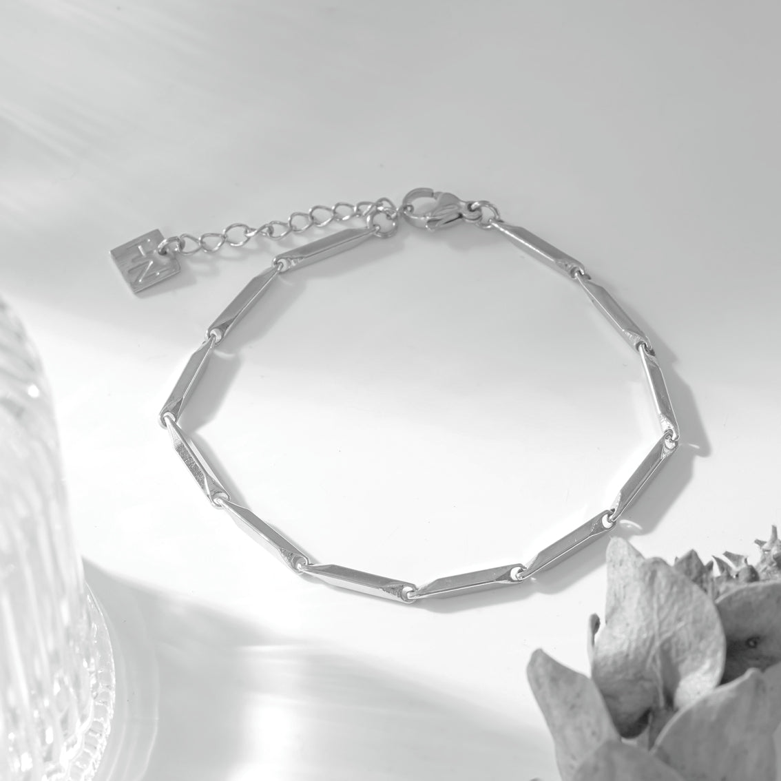 Style ITARSI Silver: Minimalist Geometric Shaped Beaded Chain Bracelet - Velora Luxury Fashion