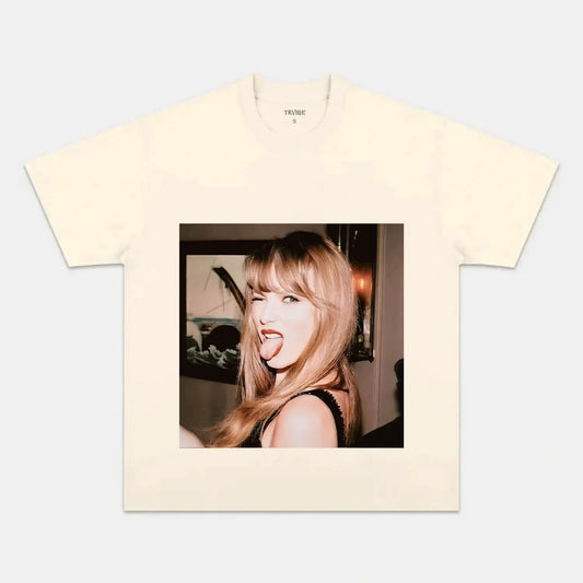 Taylor Swift: Music Icon Tee V2 - Velora