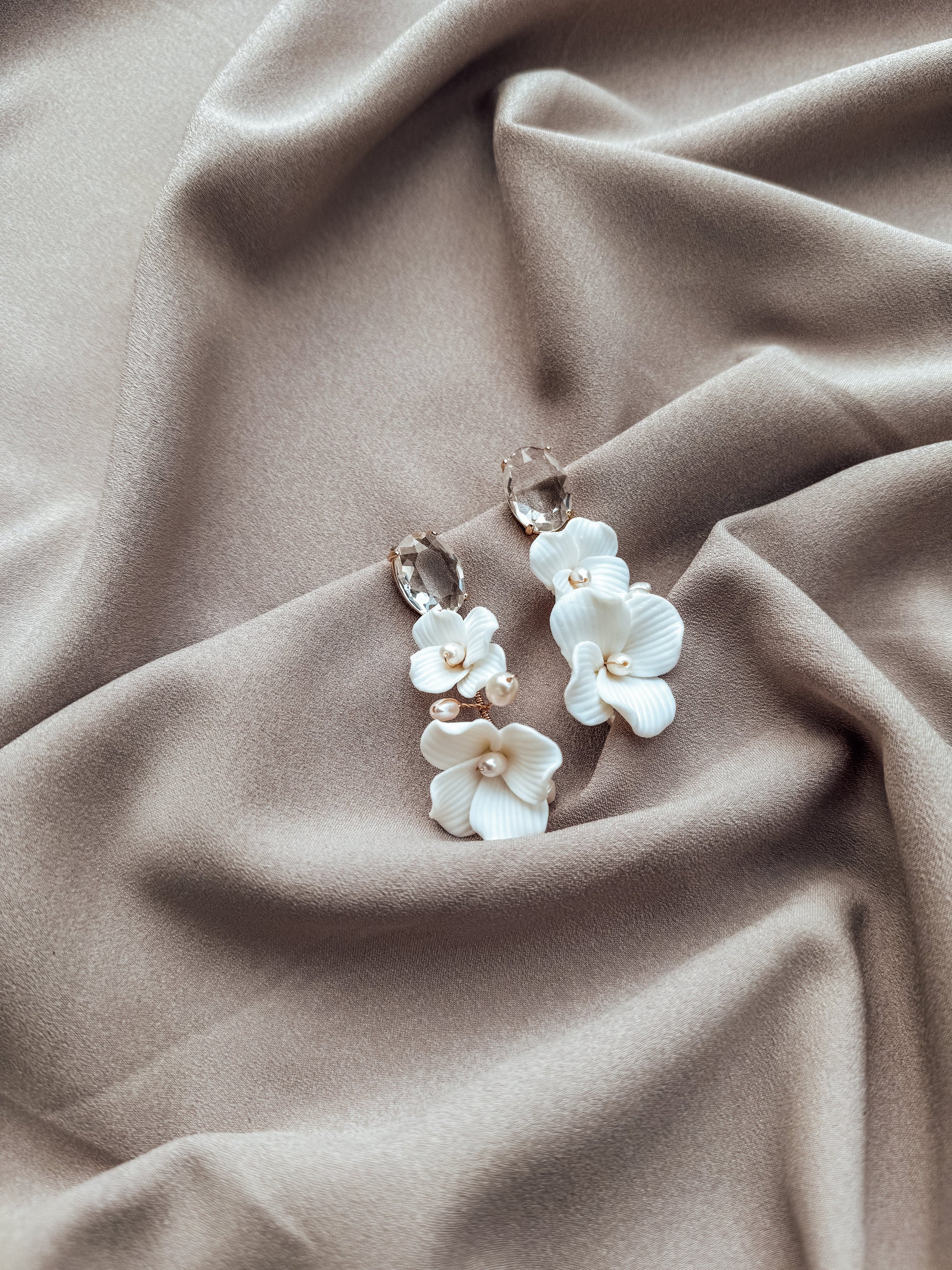 The Arriana drop earrings - Velora Luxury Fashion