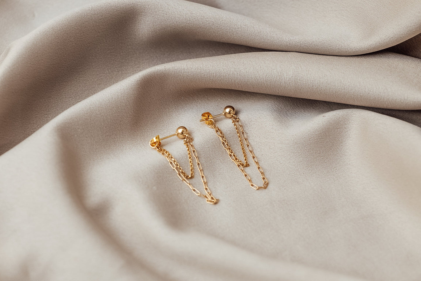 The Beverly Chain Earrings - Velora Luxury Fashion