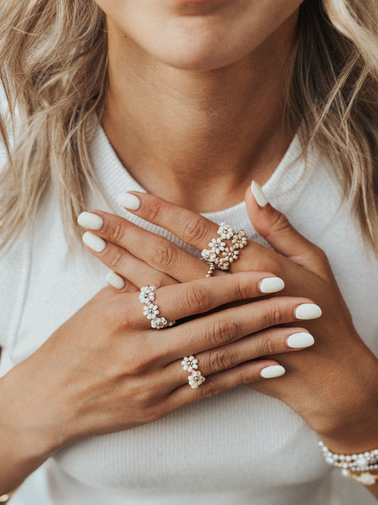 The Daisy Chain Ring Collection - Velora Luxury Fashion