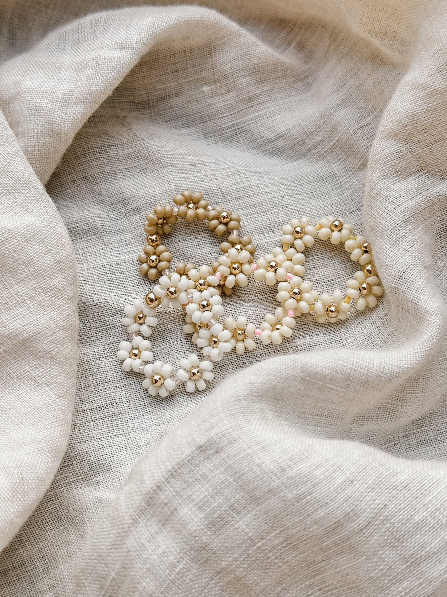 The Daisy Chain Ring Collection - Velora Luxury Fashion