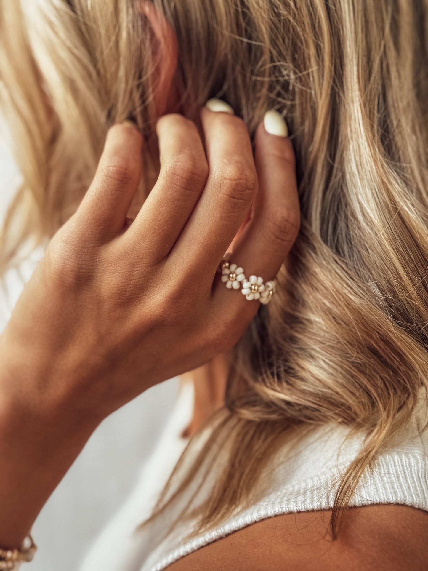 The Daisy Chain Ring Collection - Velora Luxury Fashion