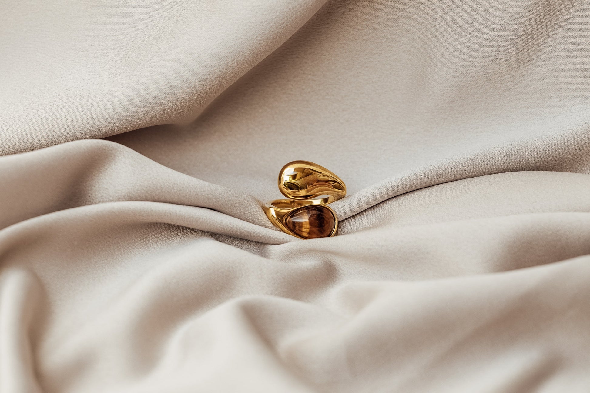 The Katherine Ring ( Gold & Silver ) - Velora Luxury Fashion