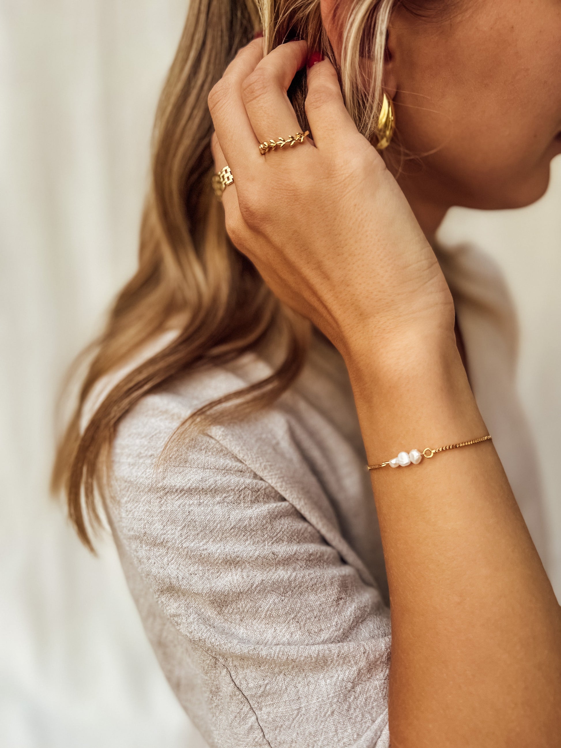 The Oak Bay Bracelet - Velora Luxury Fashion