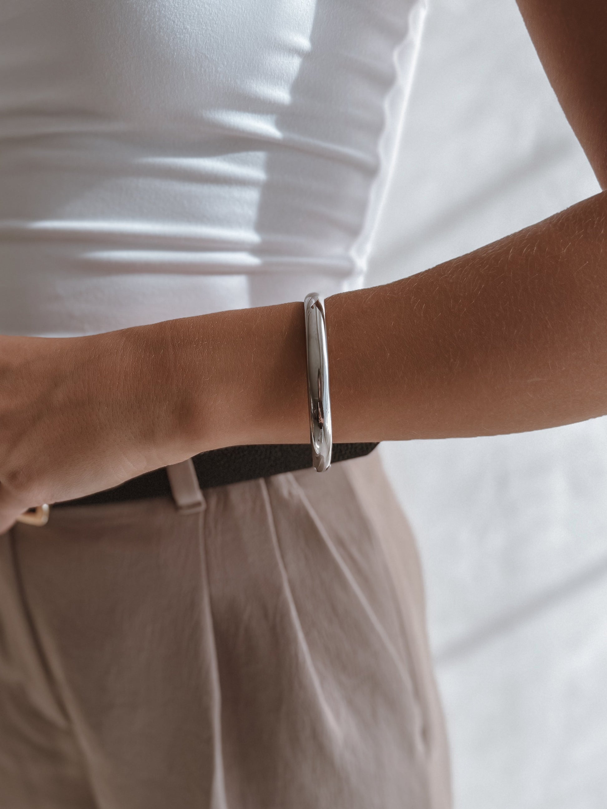 The Vera Bangle - Velora Luxury Fashion