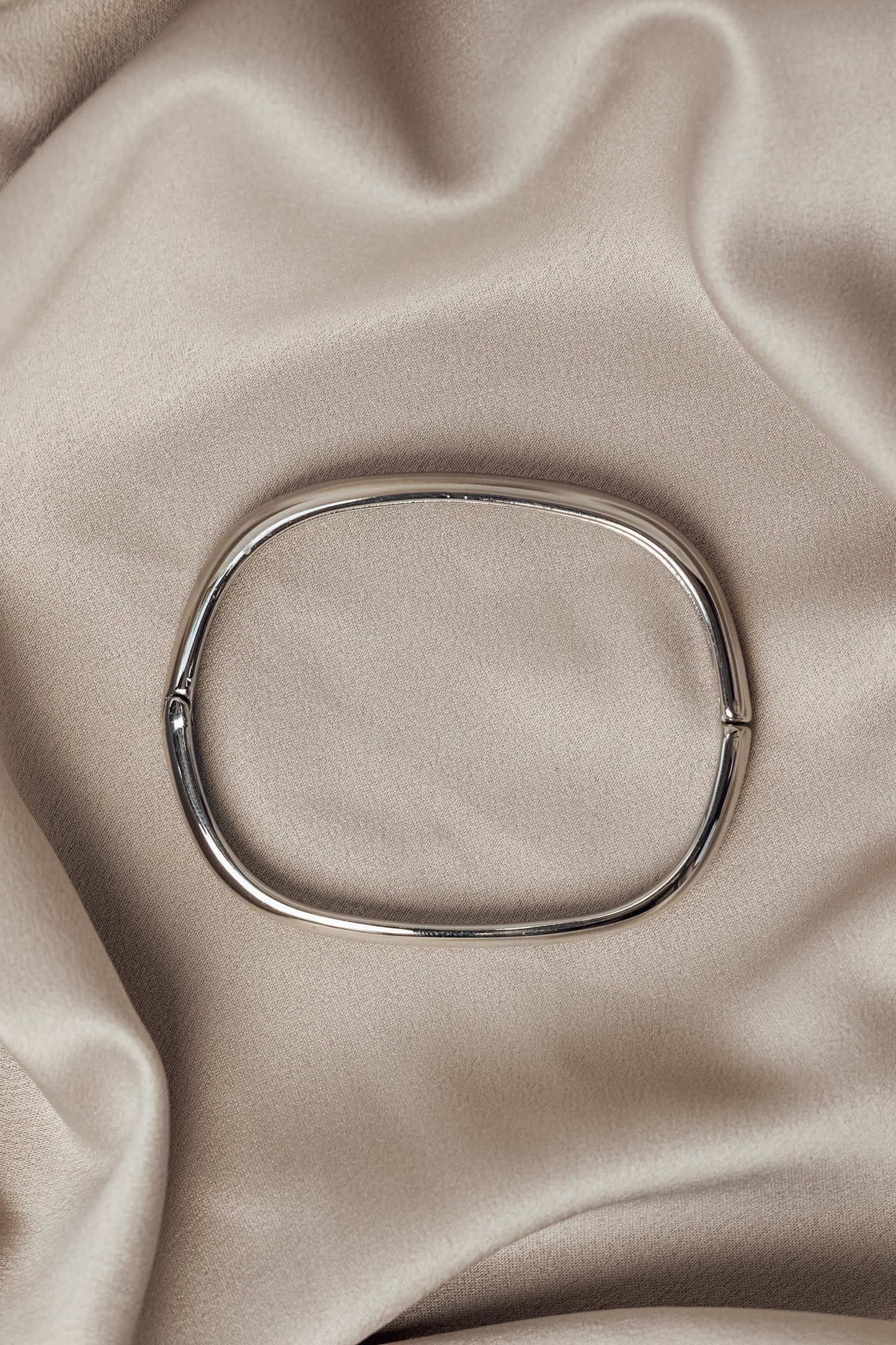 The Vera Bangle - Velora Luxury Fashion