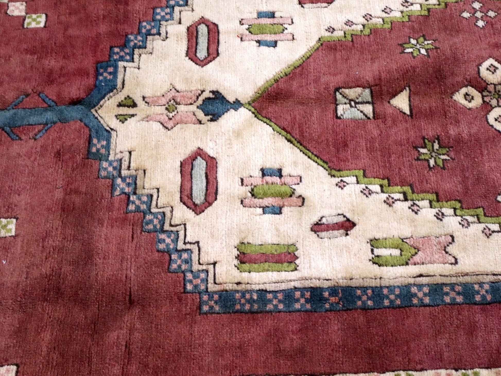 Turkish Niğde Rug | 7' 6" x 11' 6" - Velora Luxury Fashion