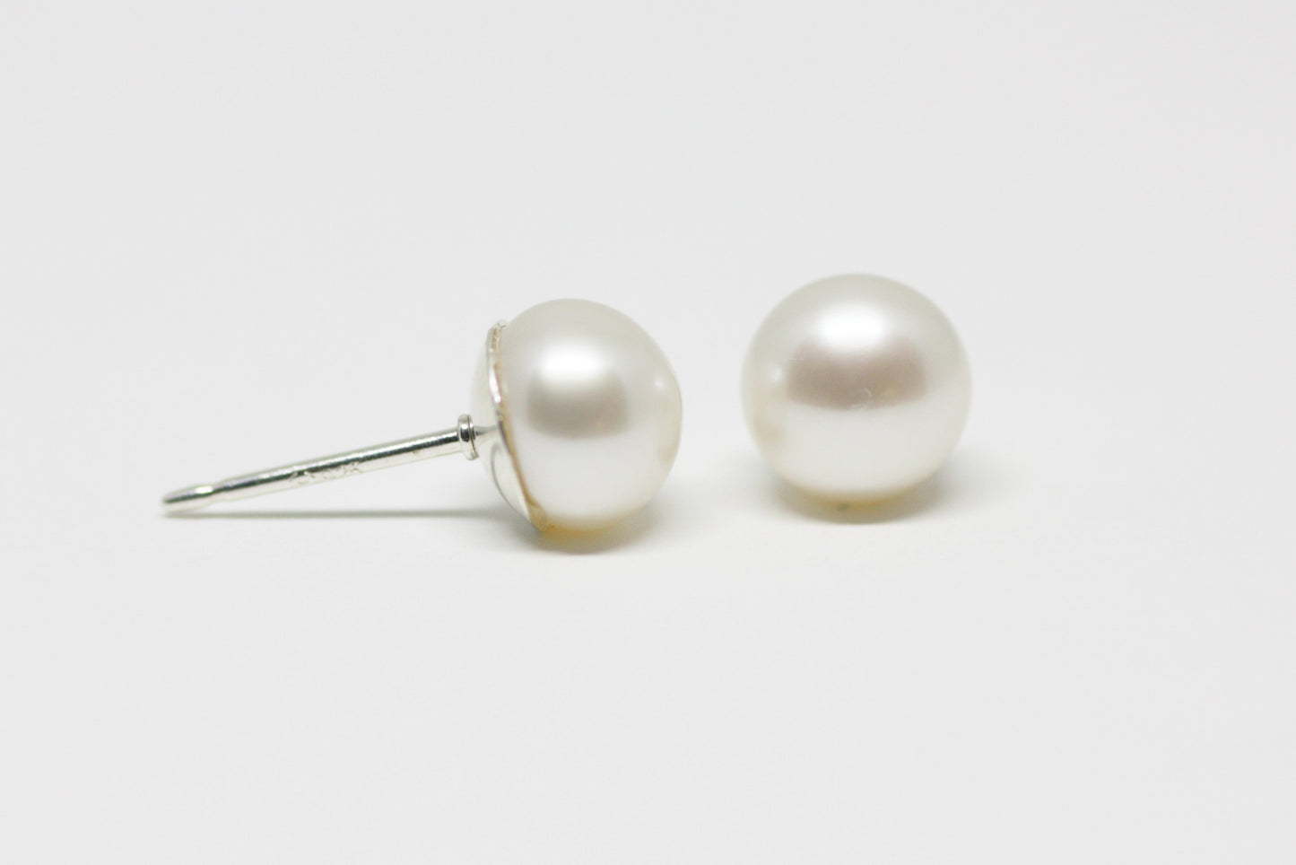 White Pearl Stud Earrings 6.5-7mm - Velora Luxury Fashion