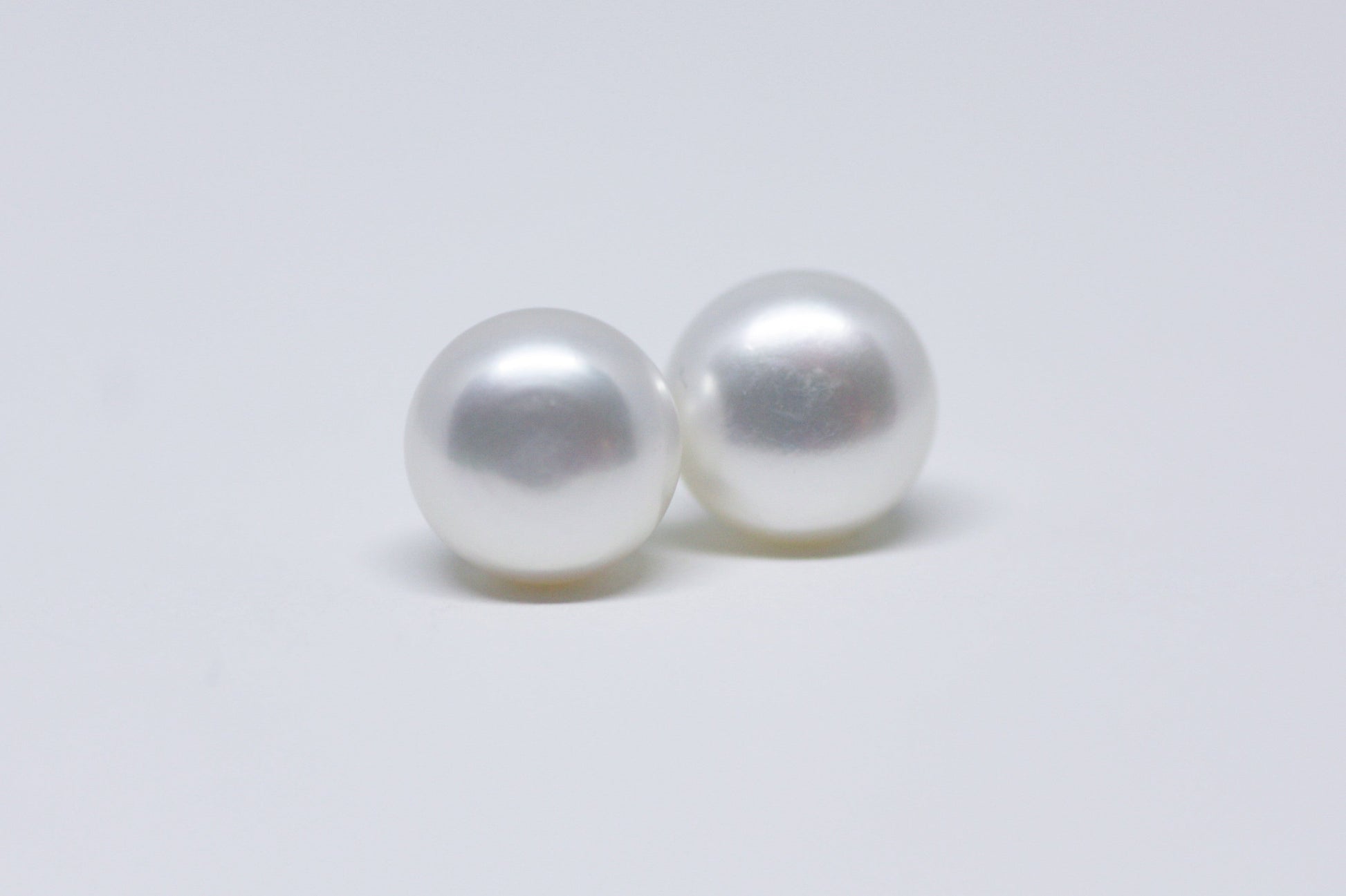 White Pearl Stud Earrings 7-7.5mm - Velora Luxury Fashion