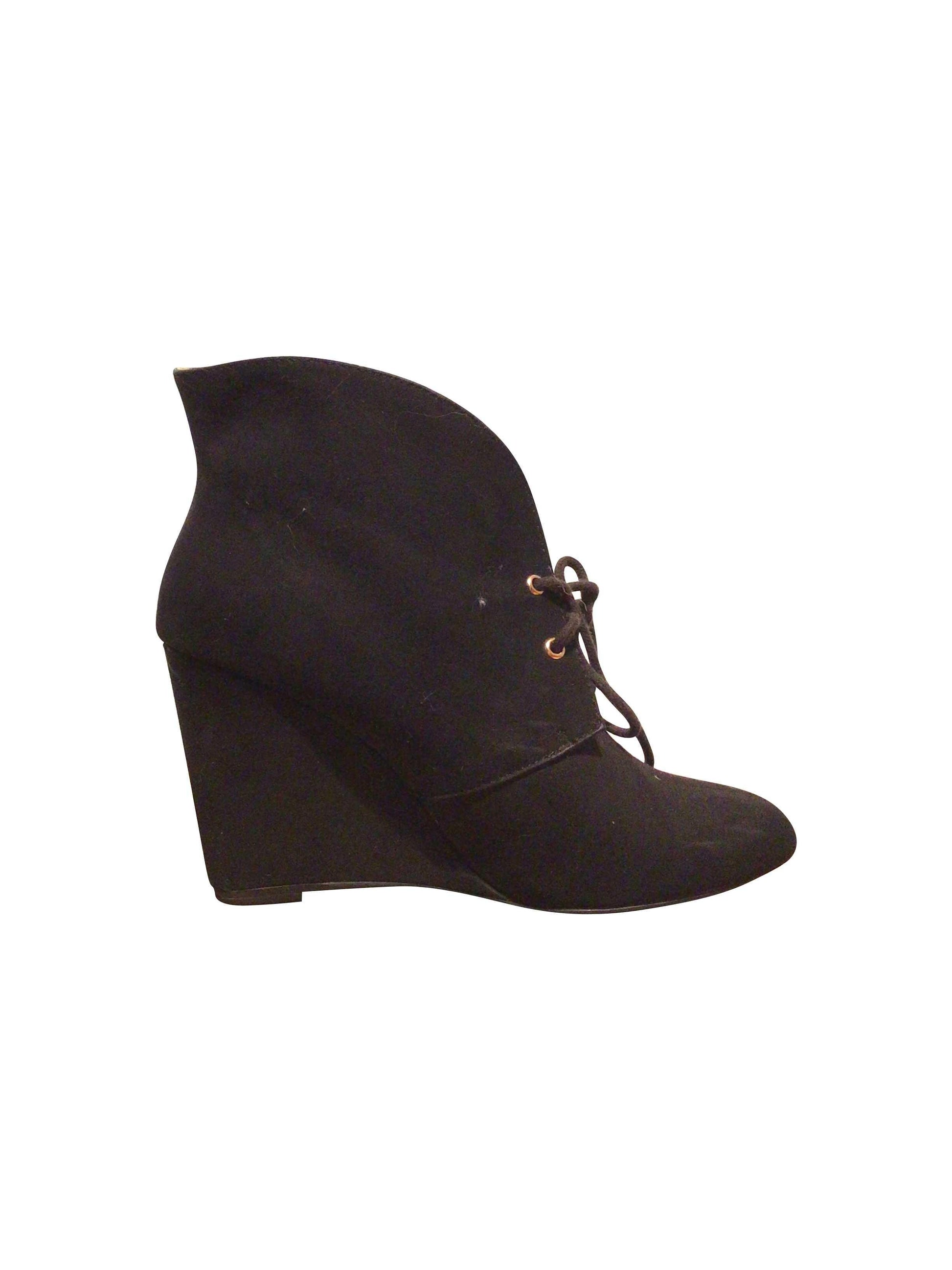 ZARA Boots in Black - 39 - Velora
