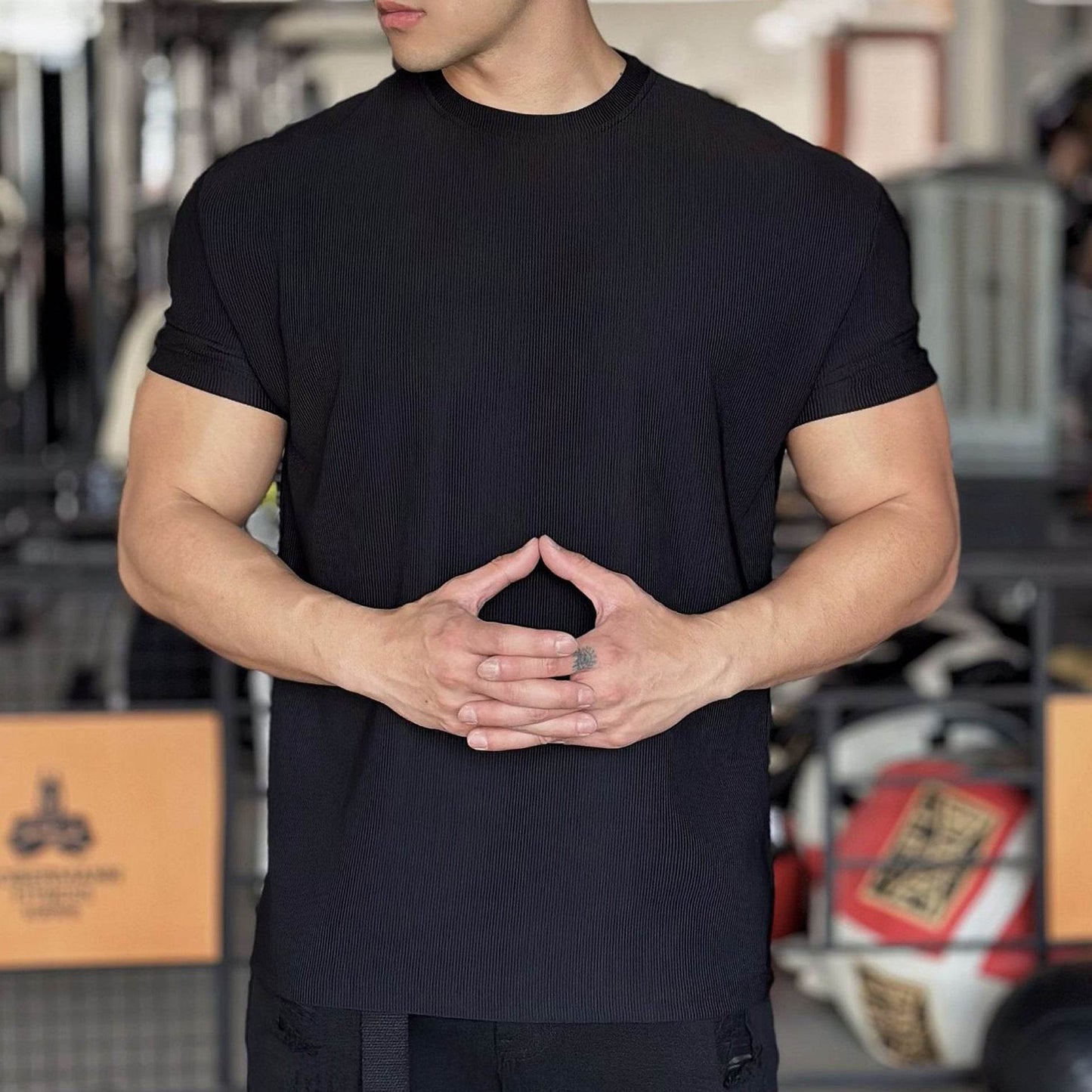 Anti Wrinkle Men Short Sleeve Active wear T-shirt for Workout Gym trainings - Velora